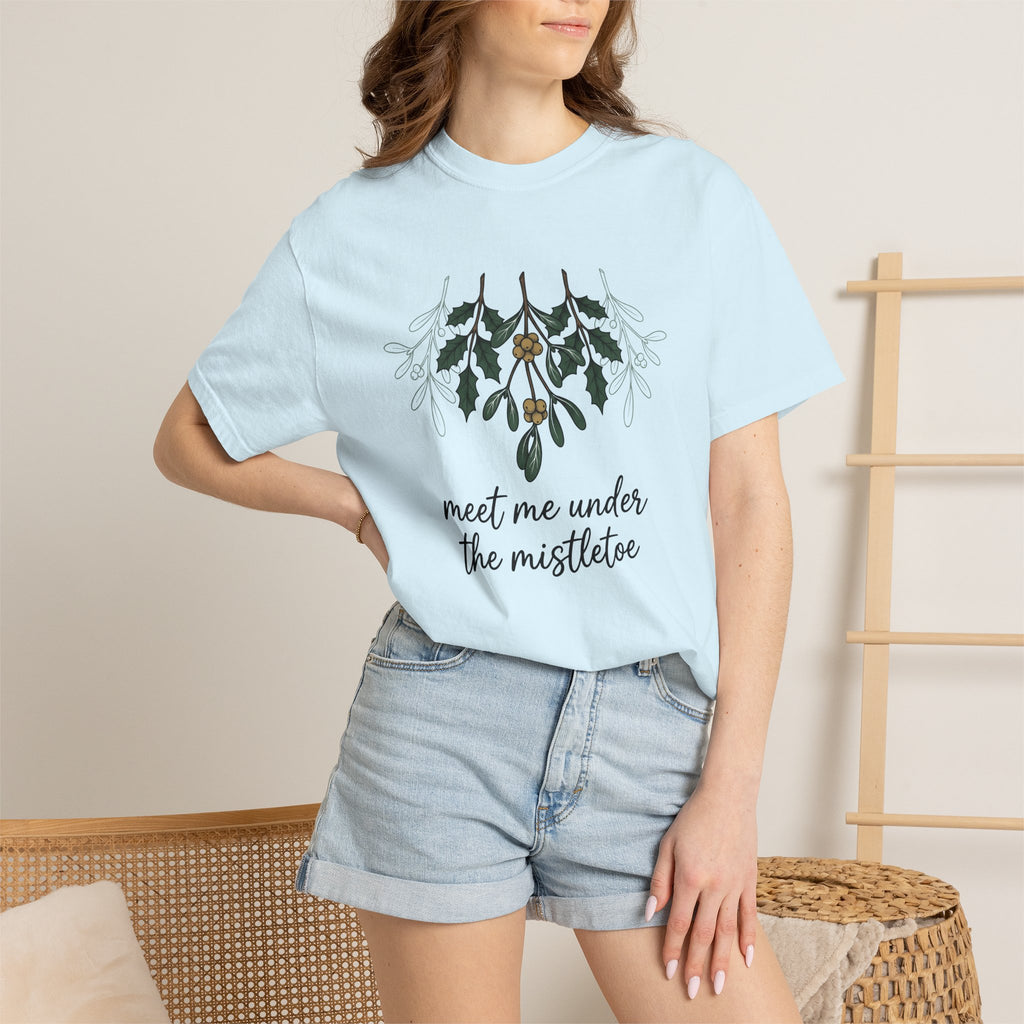 Mistletoe Stalk Shirt Christmas Winter Gift Women Cartoon Tee Kissing Ball T-Shirt Xmas Fan Holiday Graphic Tshirt Traditional Holly