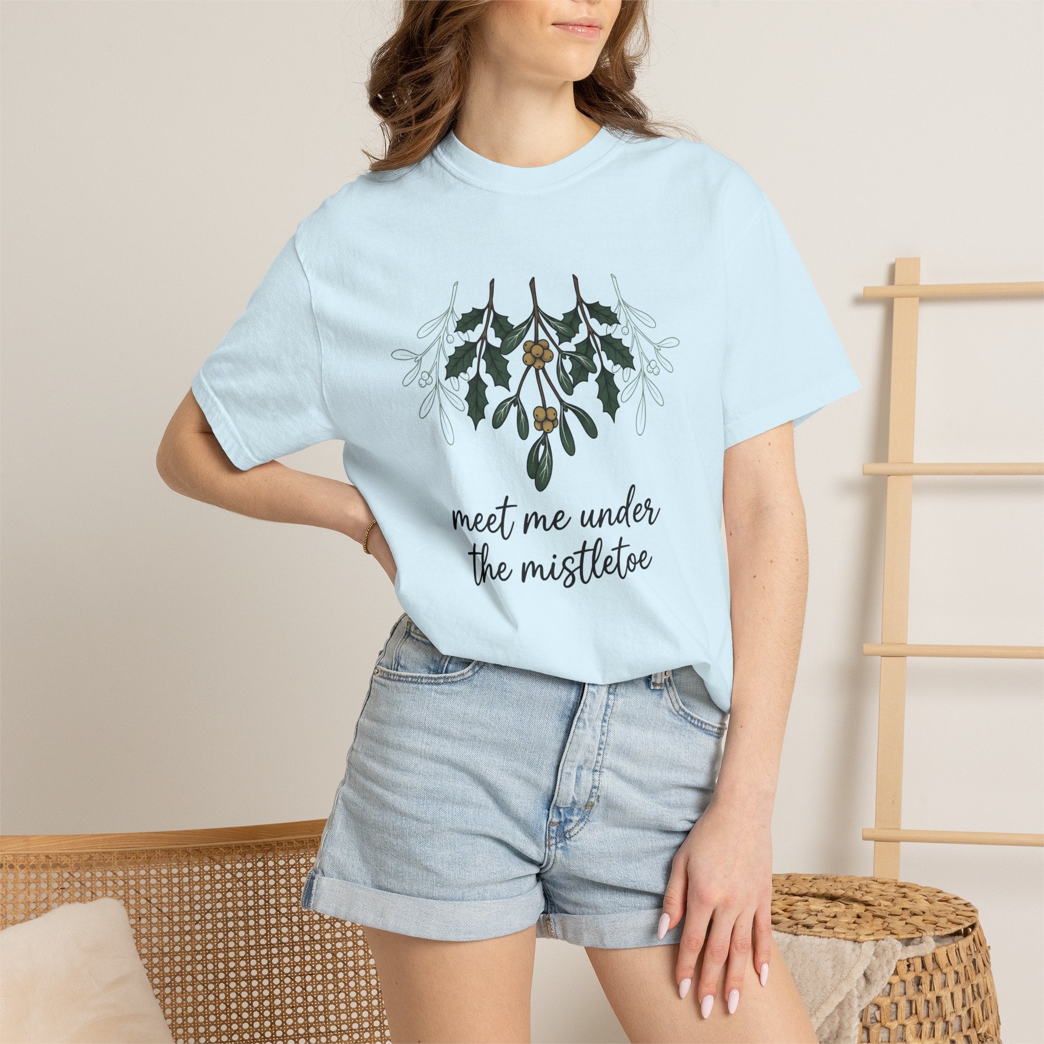 Mistletoe Stalk Shirt Christmas Winter Gift Women Cartoon Tee Kissing Ball T-Shirt Xmas Fan Holiday Graphic Tshirt Traditional Holly