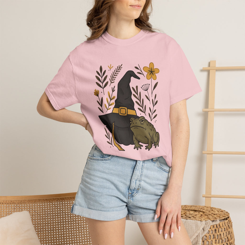 Toad Witch Hat Shirt Halloween Witch Gift Women Bohemian Tee Witch Hat T-Shirt Horror Fan Occult Graphic Tshirt Sketch Flower Tshirt