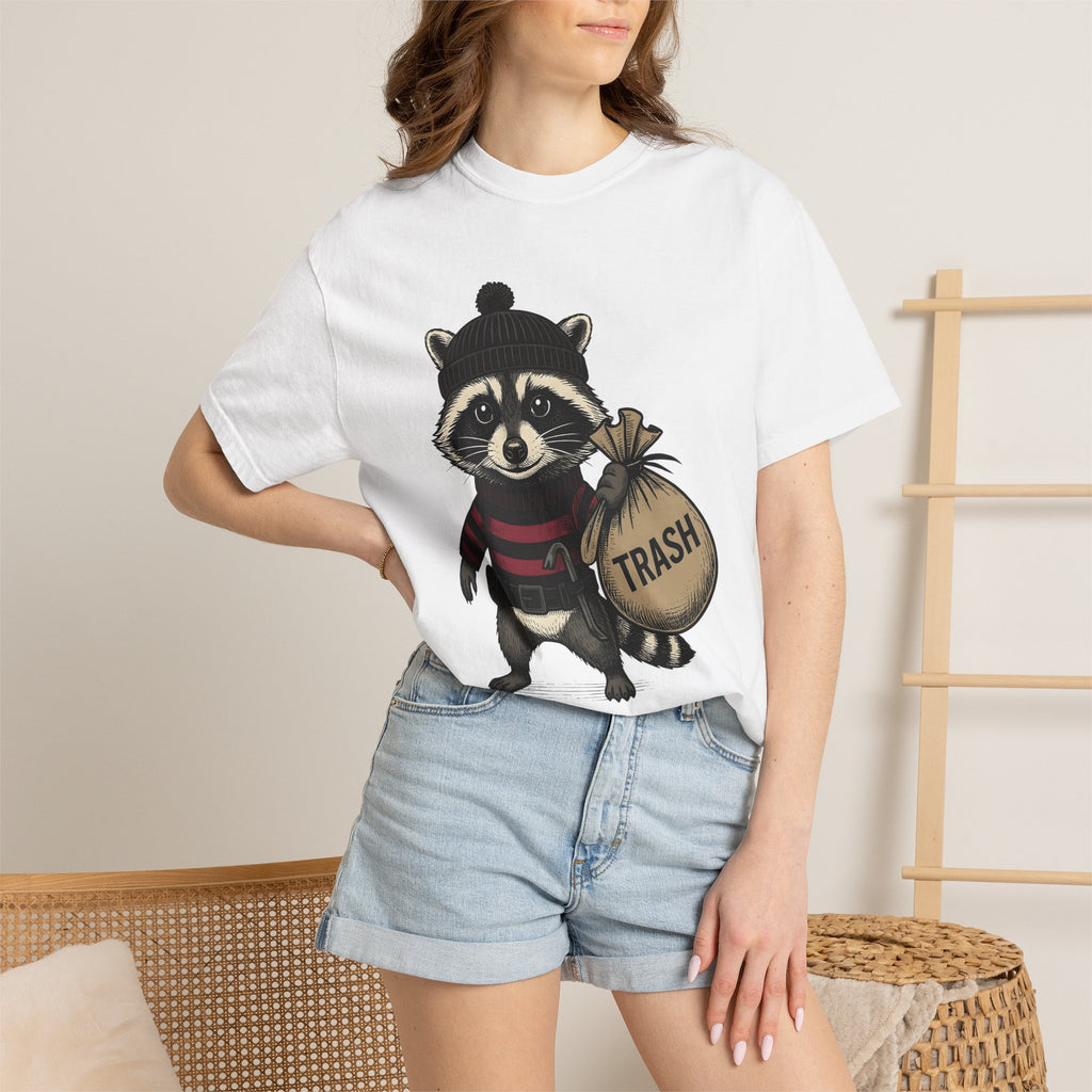 Raccoon Graphic Shirt Animals Humor Gift Women Hand Drawn Tee Trash Panda T-Shirt Wildlife Fan Illustrated Tshirt Funny Graphic Vintage