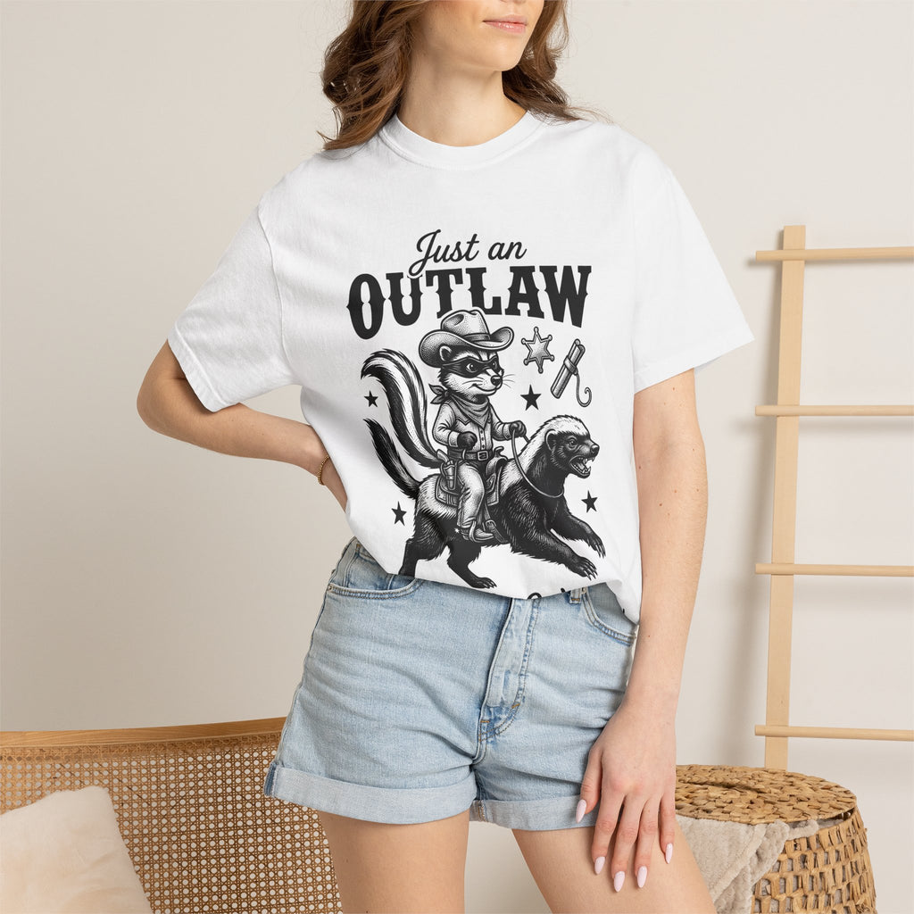 Raccoon Cowboy Shirt Funny Wildlife Gift Women Retro Tee Bandit T-Shirt Humor Fan Vintage Tshirt Animal Graphic Sketch Honey Badger Tshirt