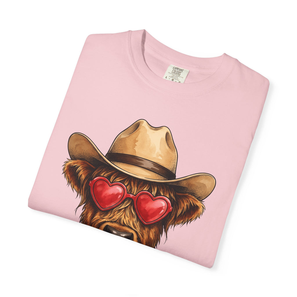 Scottish Cow Shirt Cowgirl Cowboy Gift Women Bohemian Tee Highland Cow T-Shirt Rodeo Fan Western Tshirt Cowboy Graphic Retro Heart Glasses