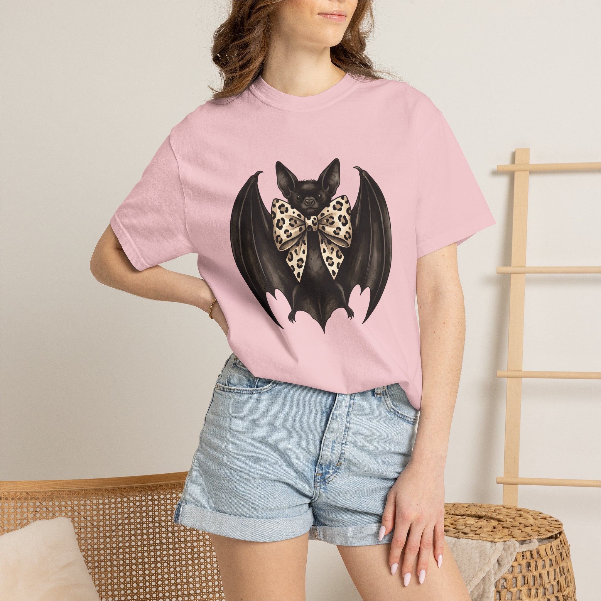 Bat Bow Accessory Shirt Halloween Zoology Gift Women Macabre Tee Bow Tie T-Shirt Horror Fan Gothic Tshirt Wildlife Graphic Old School Animal