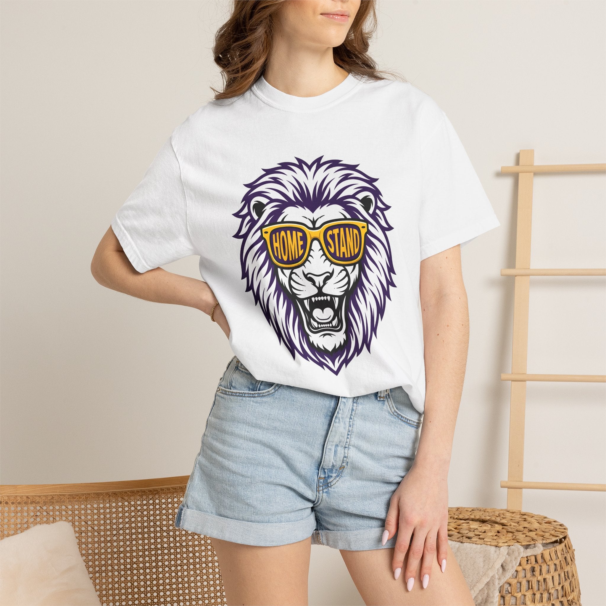 Lion Sunglasses Shirt Animals Sports Gift Women Bold Graphic Tee Lion T-Shirt Wildlife Fan Graphic Tshirt Athlete Graphic Retro Teeth Tshirt