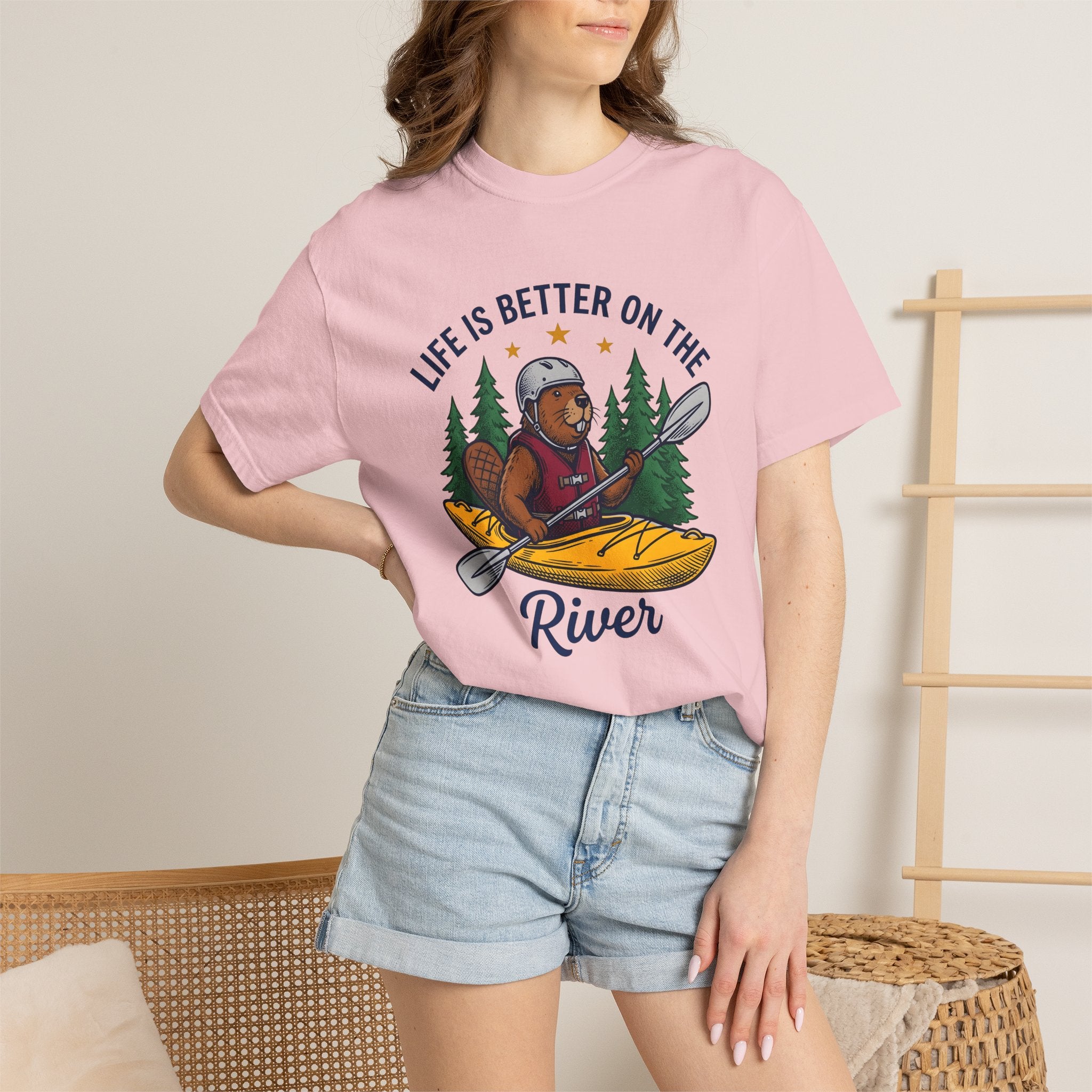 Beaver Kayak Shirt Kayaking Adventure Gift Women Vintage Tee Canoe T-Shirt Paddling Enthusiast Retro Tshirt Exploration Graphic Hand Drawn
