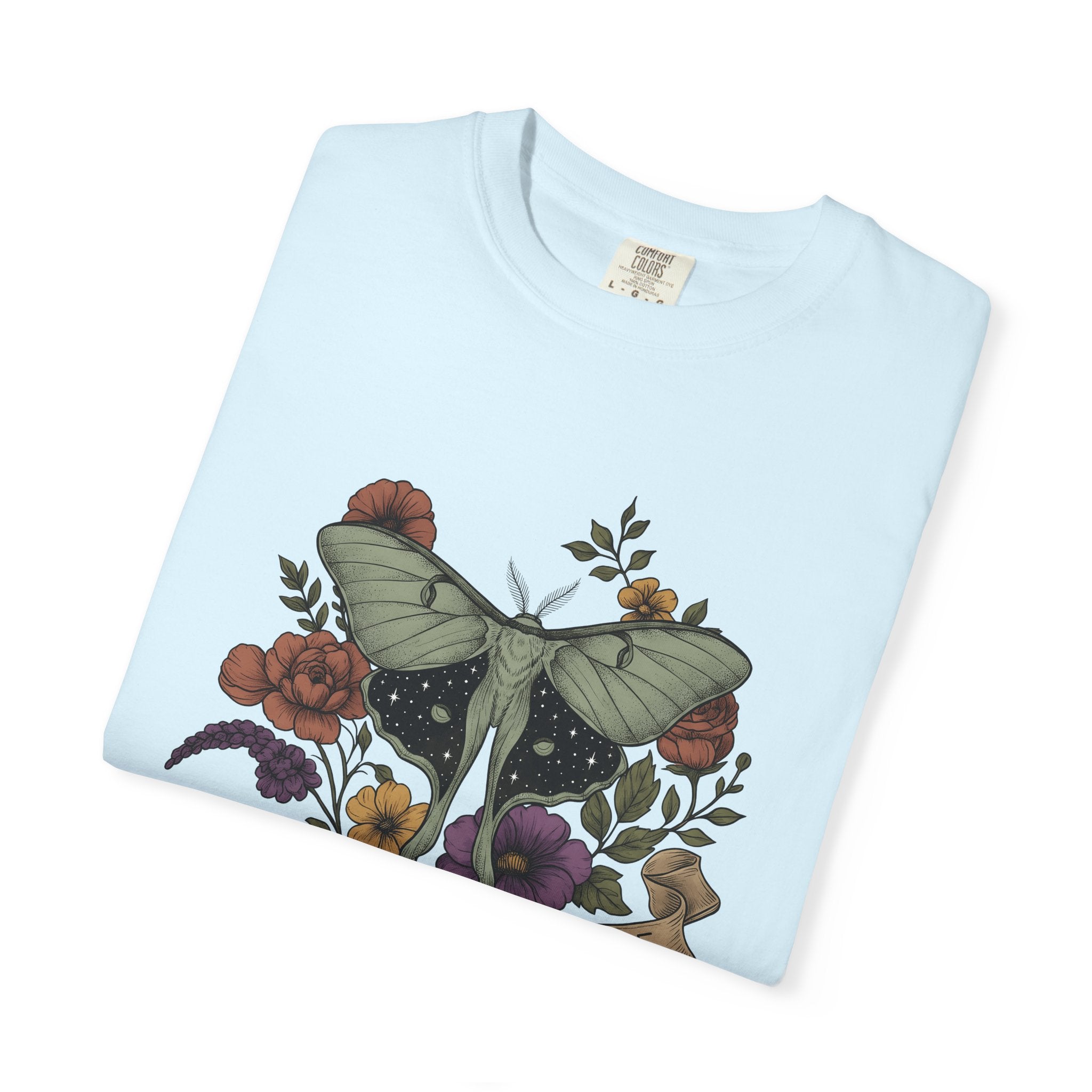 Luna Moth Shirt Boho Chic Nature Gift Women Botanical Tee Actias T-Shirt Bohemian Fan Illustrative Tshirt Environmental Graphic Vintage
