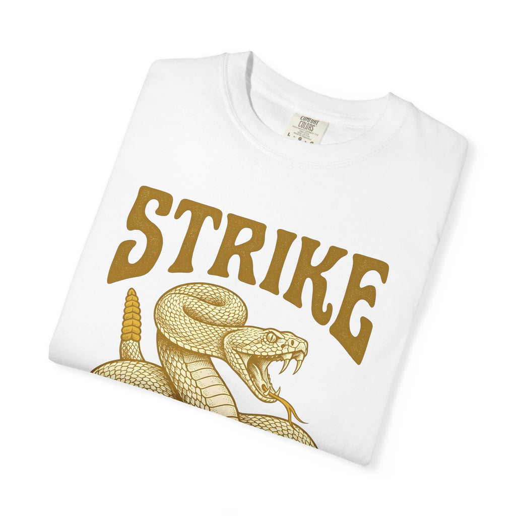 Rattlesnake Graphic Shirt Animal Outdoors Gift Women Vintage Tee Snake T-Shirt Wildlife Enthusiast Retro Tshirt Camping Graphic Hand Drawn