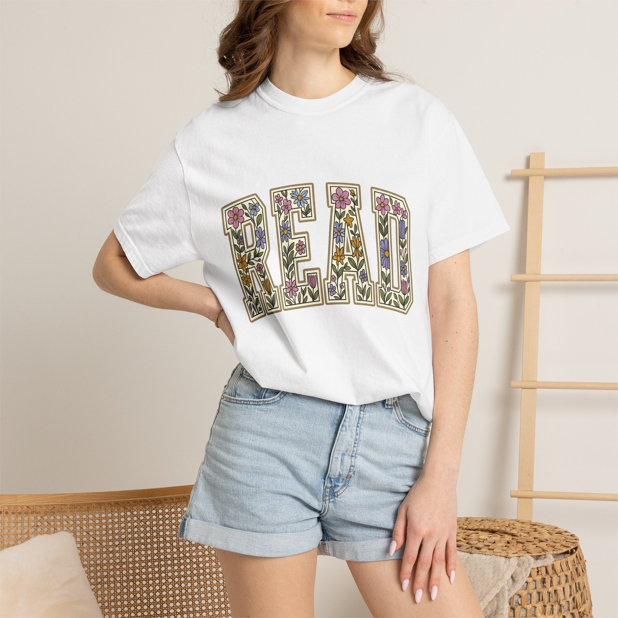 Flower Letter Design Shirt Teacher Literature Gift Women Bohemian Tee Alphabet T-Shirt Educator Enthusiast Book Graphic Vintage Garden