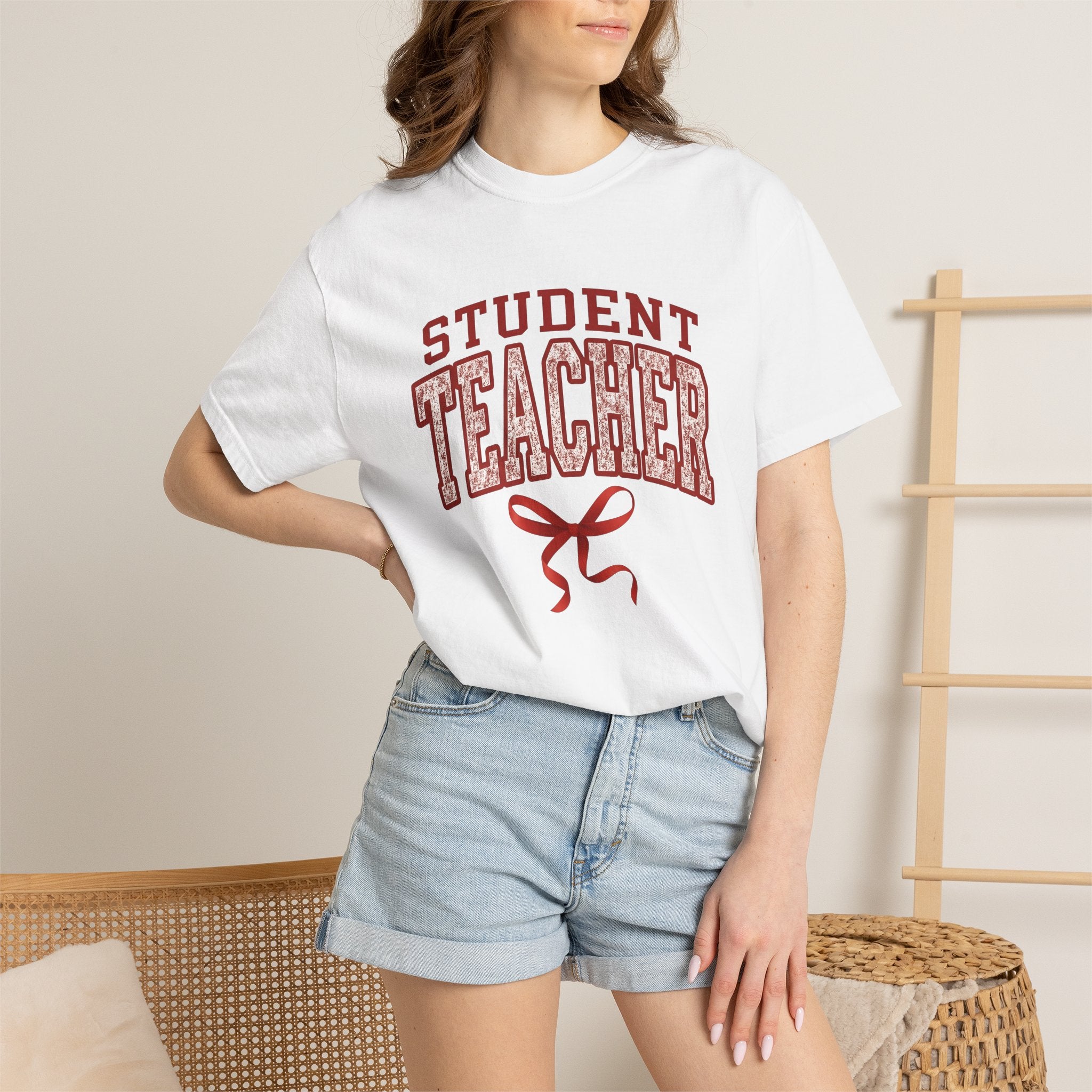 Bold Varsity Text Shirt Teacher School Gift Women Glitter Tee Lettering T-Shirt Educator Enthusiast Sparkle Tshirt Classroom Graphic Retro
