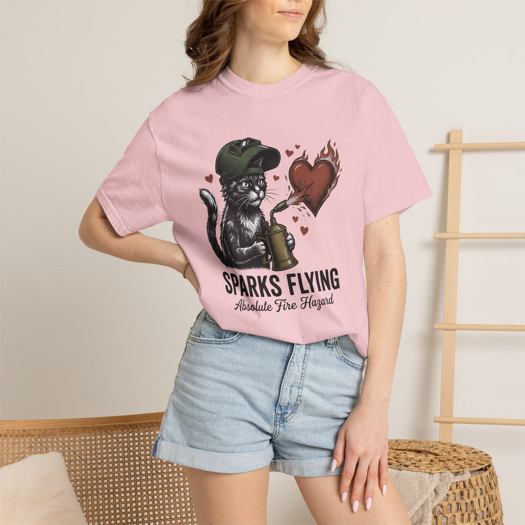 Welder Cat Shirt Cat Funny Gift Women Antique Tee Welding Cat T-Shirt Cat Fan Vintage Tshirt Humor Graphic Doodle Heart Flame Tshirt