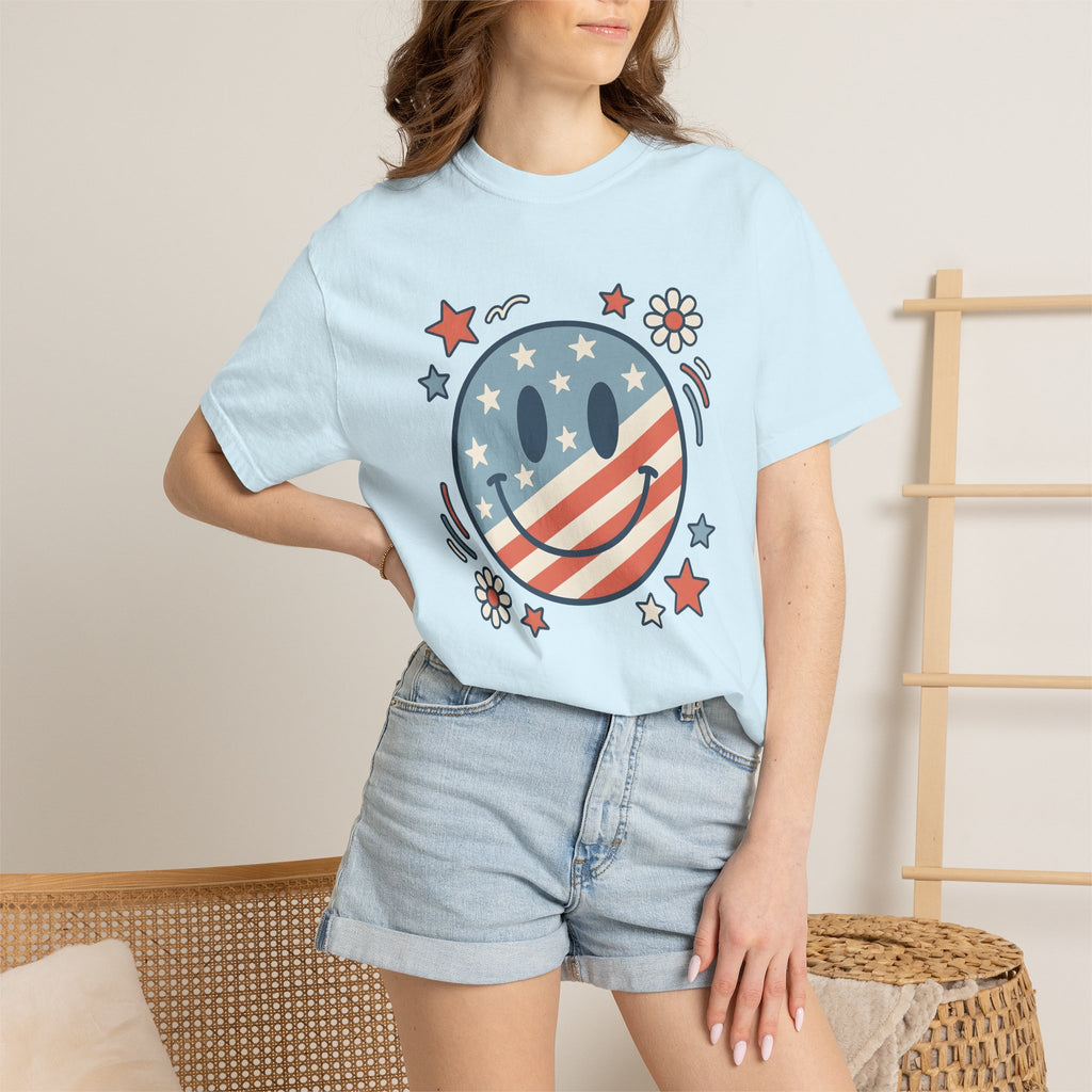 Patriotic Smiley Face Shirt America Holiday Gift Women Vintage Tee Smiley T-Shirt American Fan Distressed Tshirt Celebration Graphic Retro