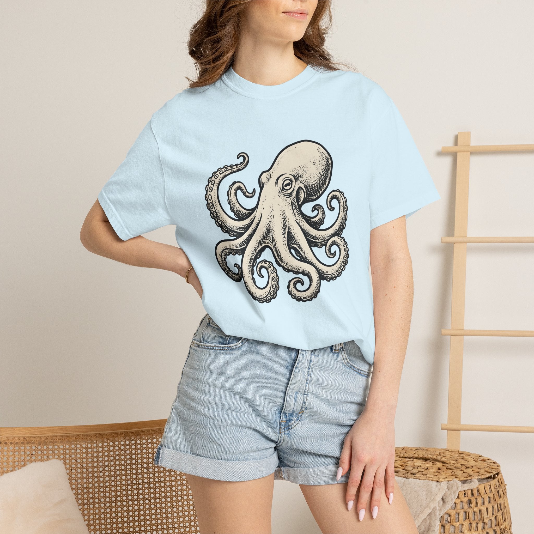 Octopus Graphic Shirt Animals Ocean Gift Women Vintage Tee Cephalopod T-Shirt Wildlife Fan Retro Tshirt Marine Graphic Hand Drawn Tentacles