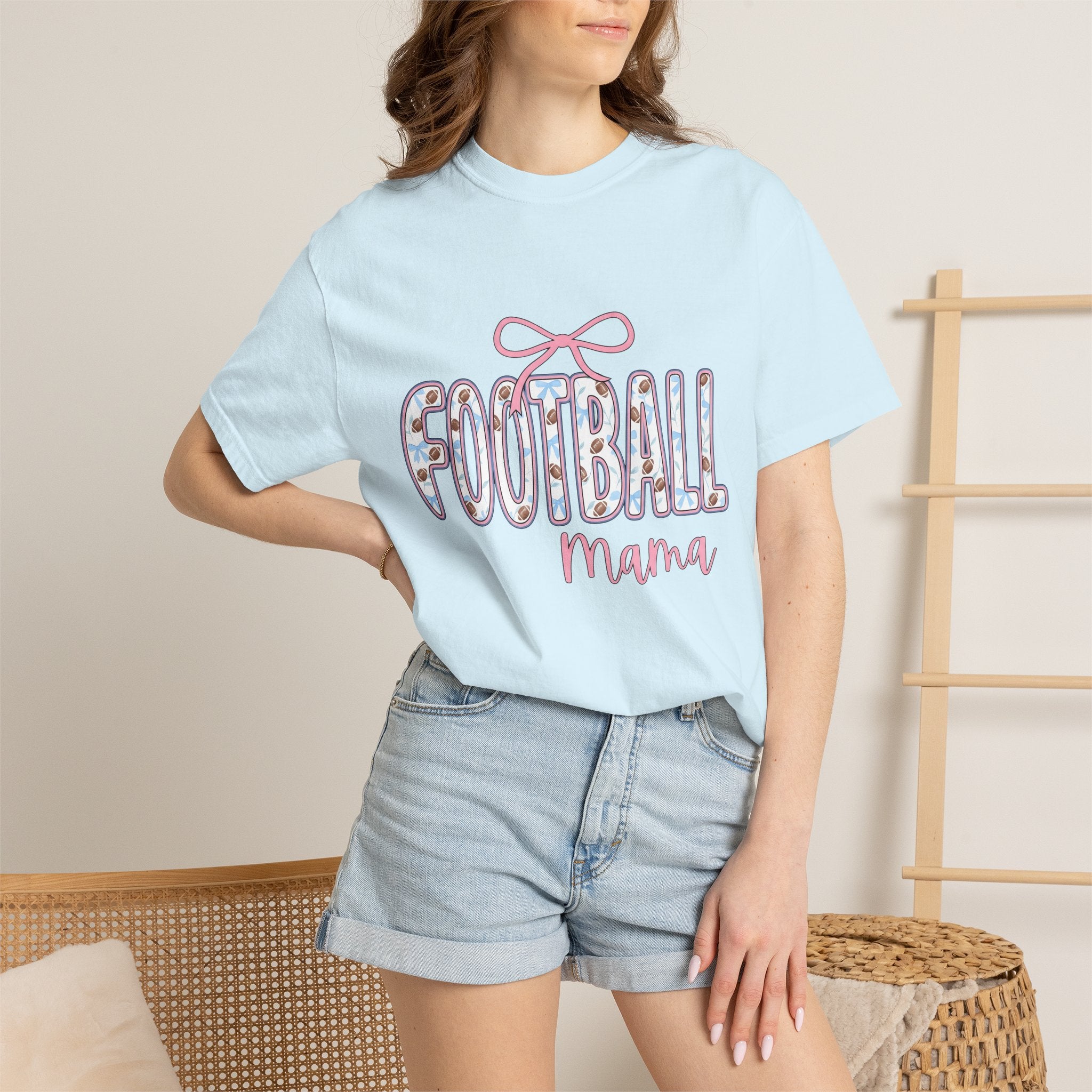 Football Motif Shirt Moms Recreation Gift Women Lively Tee Soccer T-Shirt Mom Fan Footballer Tshirt Leisure Graphic Old School Pink Hair Bow