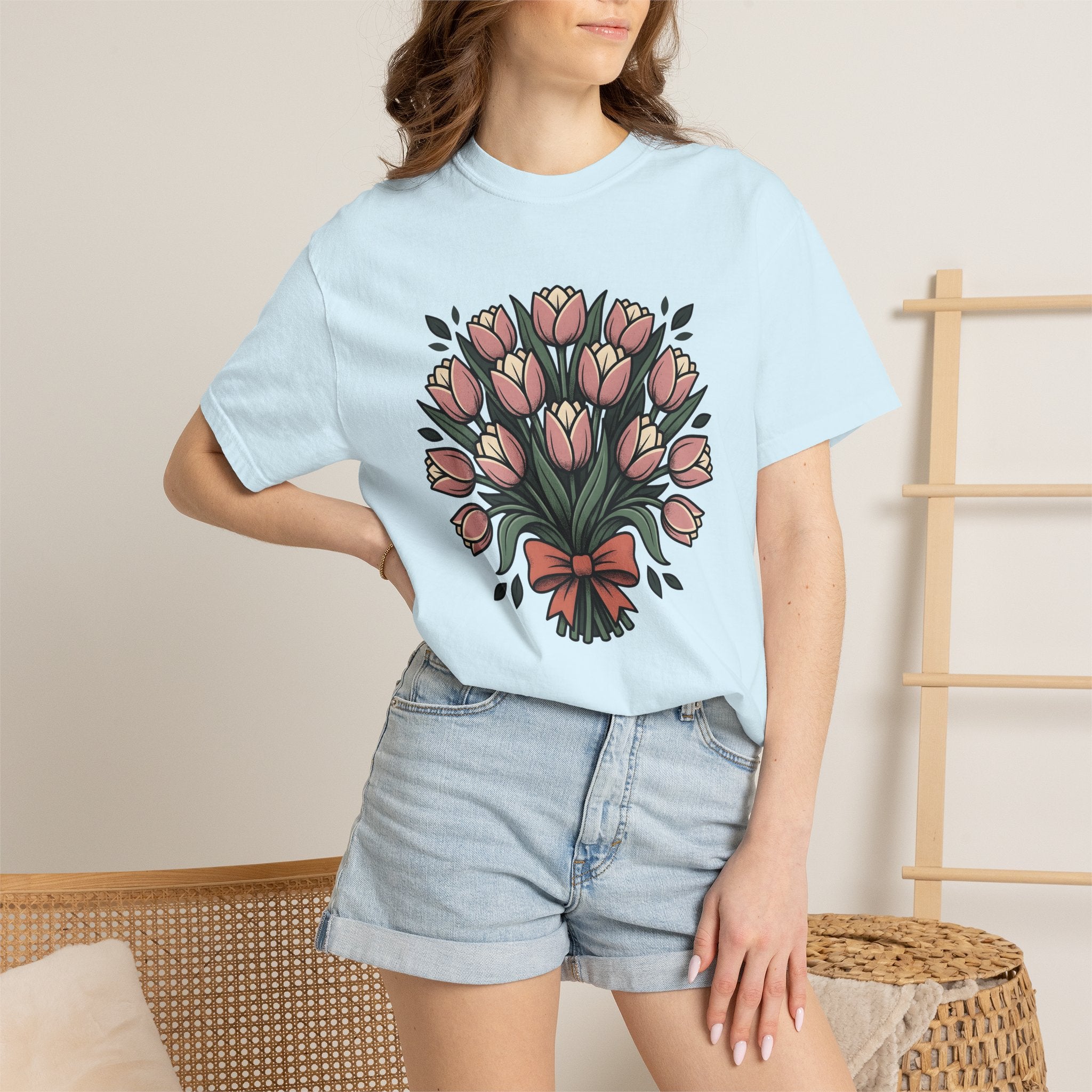Tulip Flowers Shirt Easter Garden Gift Women Folk Tee Tulips T-Shirt Easter Fan Primitive Tshirt Yard Graphic Rustic Tie Tshirt