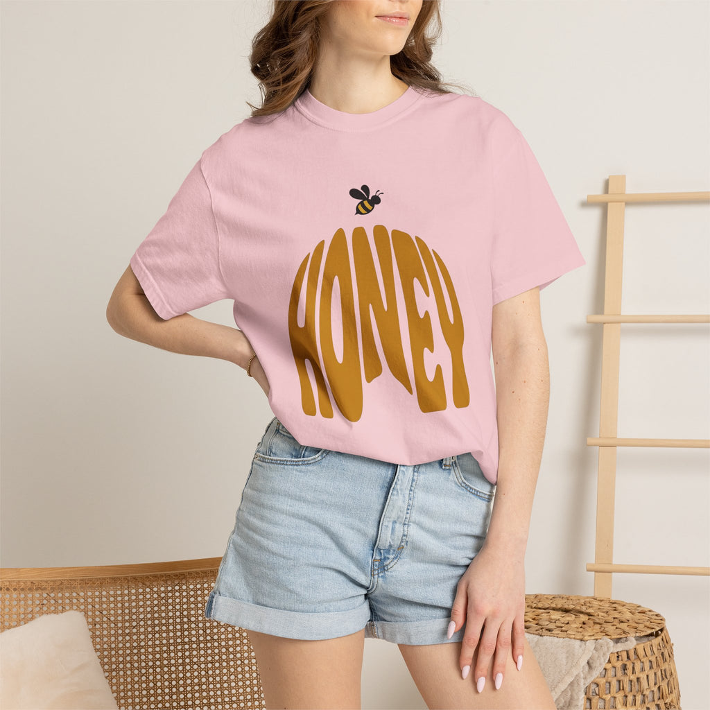 Bumble Bee Shirt Bee Nature Gift Women Retro Tee Honey Bee T-Shirt Apiarist Enthusiast Vintage Tshirt Environmental Graphic Minimalist