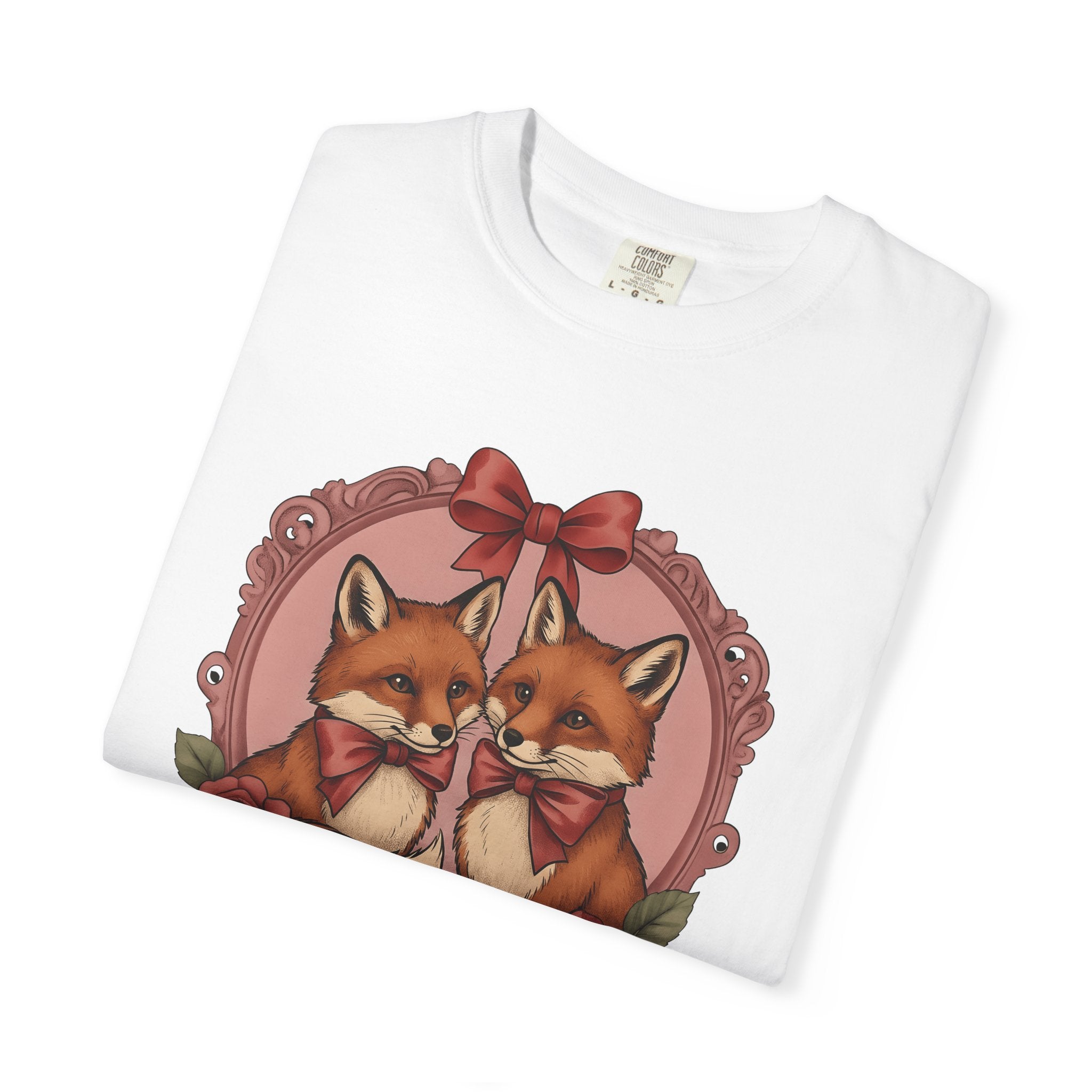 Fox Couple Shirt St. Valentine's Day Animal Gift Women Vintage Tee Foxes T-Shirt Valentine Fan Retro Tshirt Wildlife Graphic Hand Drawn