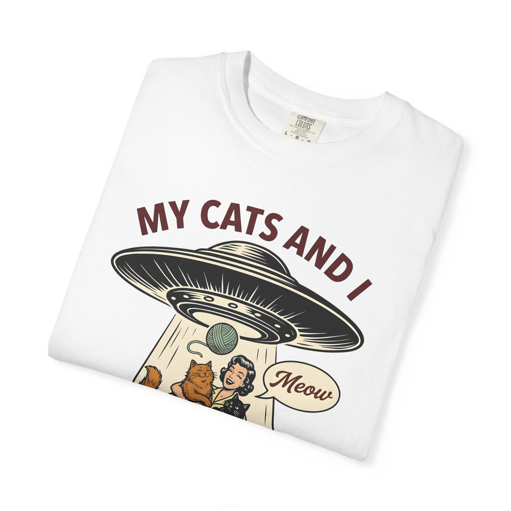 Woman Feline Spaceship Shirt Cat Universe Gift Women Line Art Tee Kitty Astronaut T-Shirt Feline Fan Illustrated Graphic Tshirt Minimalist