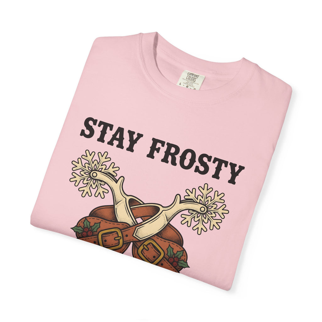 Snowflake Pistols Shirt Christmas Cowboy Gift Women Vintage Tee Gunslinger T-Shirt Xmas Fan Retro Tshirt Rodeo Graphic Western Holly Tshirt