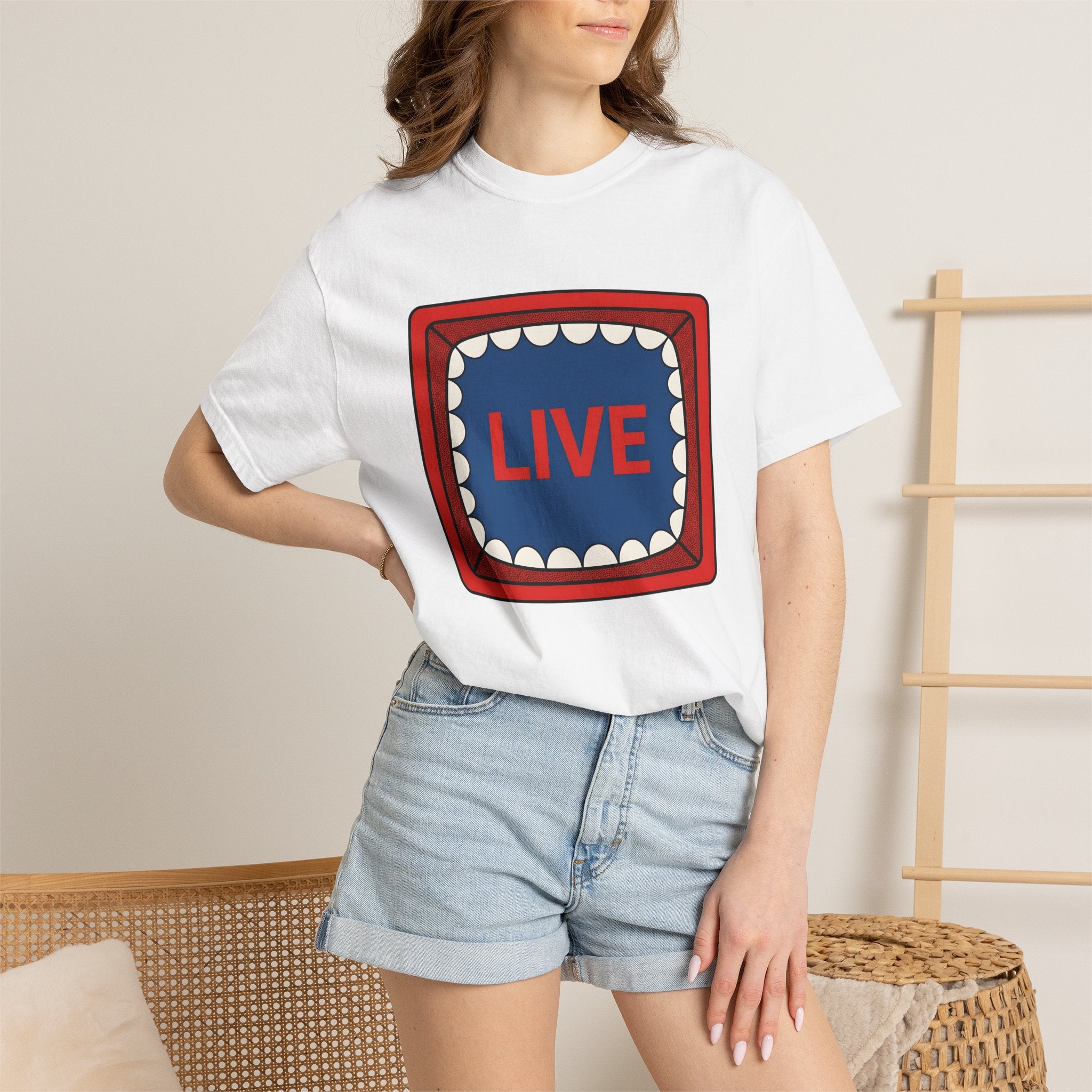 Vintage Television Shirt Retro Jokes Gift Women Comic Art Tee Old Tv T-Shirt Retro Enthusiast Cartoon Tshirt Humor Graphic Joke Design