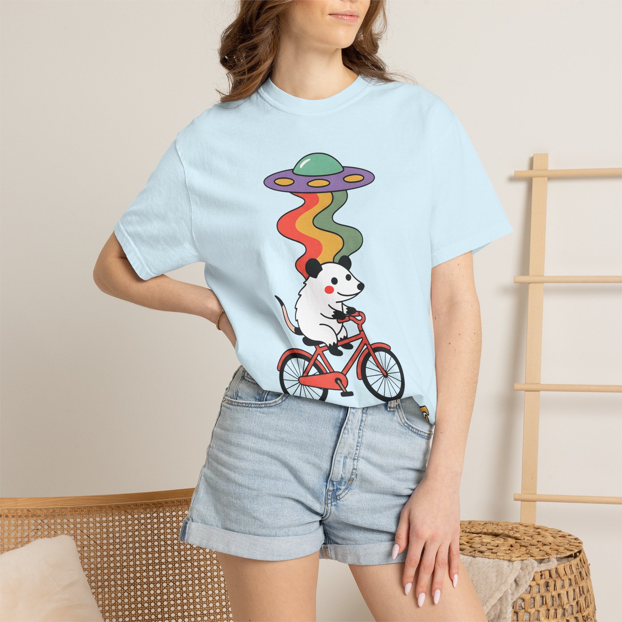 Opossum Bike Shirt Sports Biking Gift Women Comic Tee Possum T-Shirt Athlete Fan Cartoon Tshirt Cycling Graphic Vintage Flying Saucer Tshirt