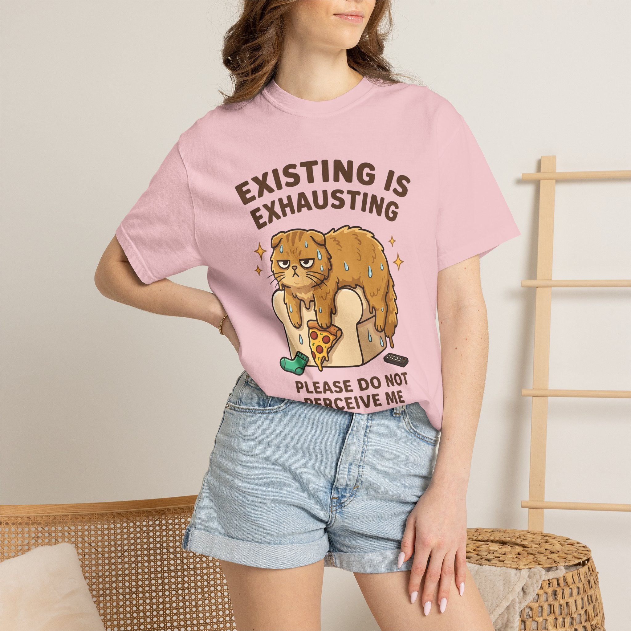 Relaxed Cat Shirt Cat Comedy Gift Women Playful Tee Kitty T-Shirt Cat Fan Funny Tshirt Humor Graphic Illustrated Slice Of Pizza Tshirt