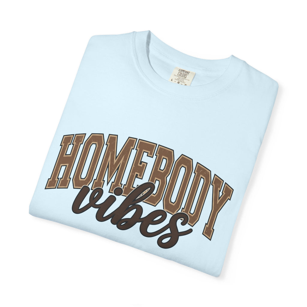 Bold Text Graphic Shirt Moms Home Gift Women Retro Tee Typography T-Shirt Motherhood Fan Distressed Tshirt Domestic Graphic Vintage Cozy
