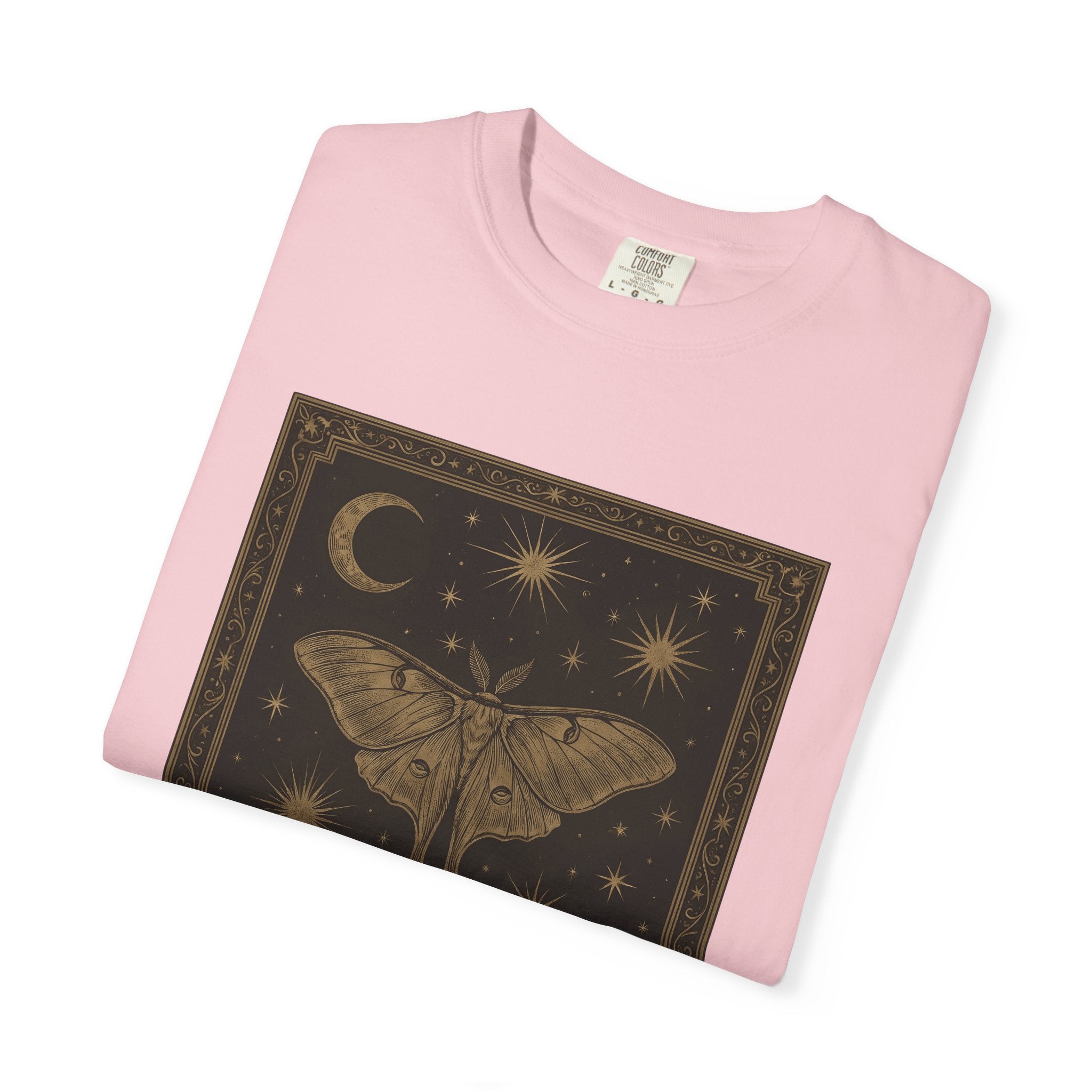 Luna Moth Shirt Animals Celestial Gift Women Vintage Tee Moth T-Shirt Wildlife Fan Actinic Tshirt Galaxy Graphic Boho Crescent Moon Tshirt