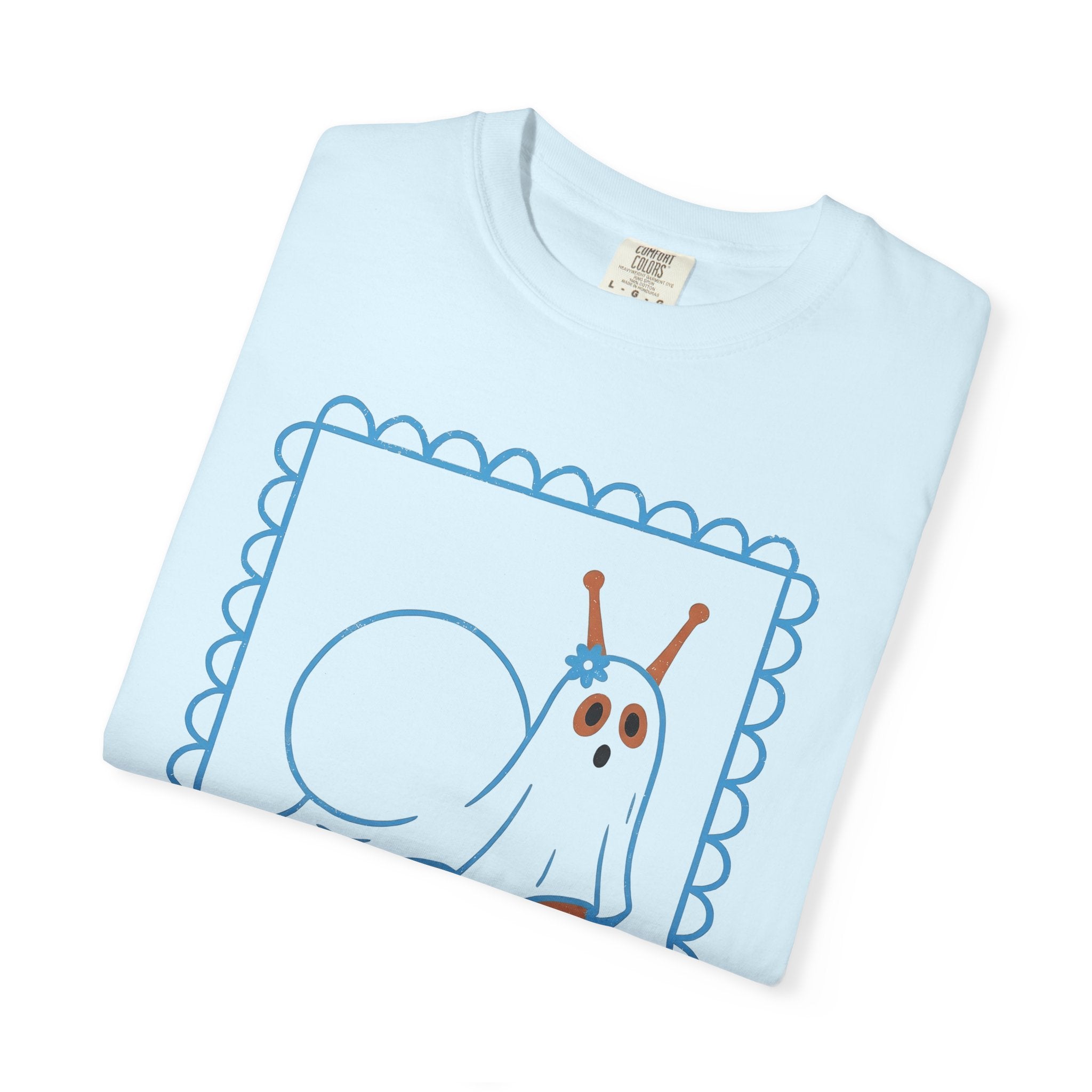 Halloween Snail Shirt Halloween Creature Gift Women Sweet Tee Slug T-Shirt Horror Fan Spooky Tshirt Beast Graphic Doodle Blossom Tshirt