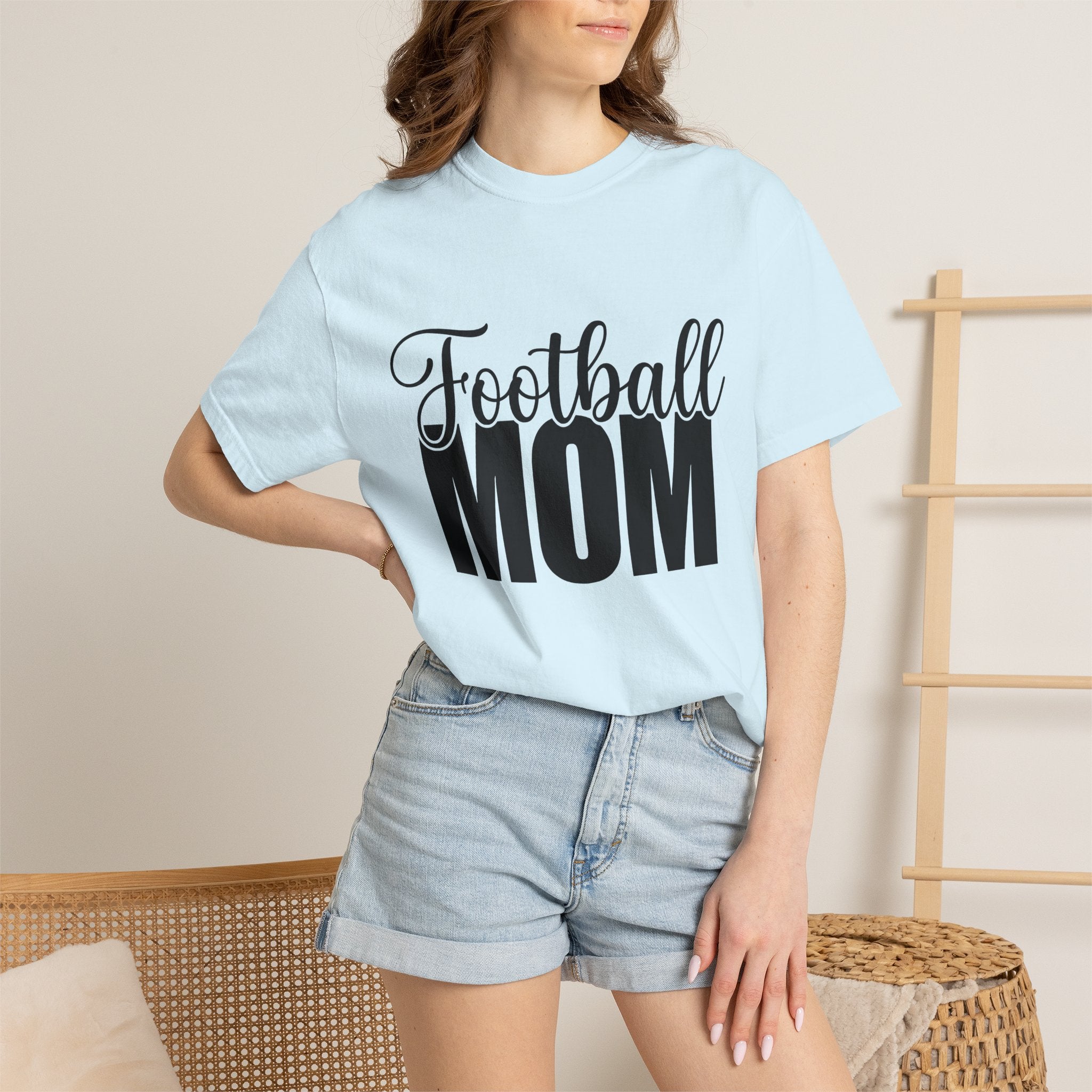 Active Mom Shirt Sports Mom Kin Gift Women Calligraphy Tee Fitness Mom T-Shirt Athlete Mom Enthusiast Lettering Tshirt Family Graphic