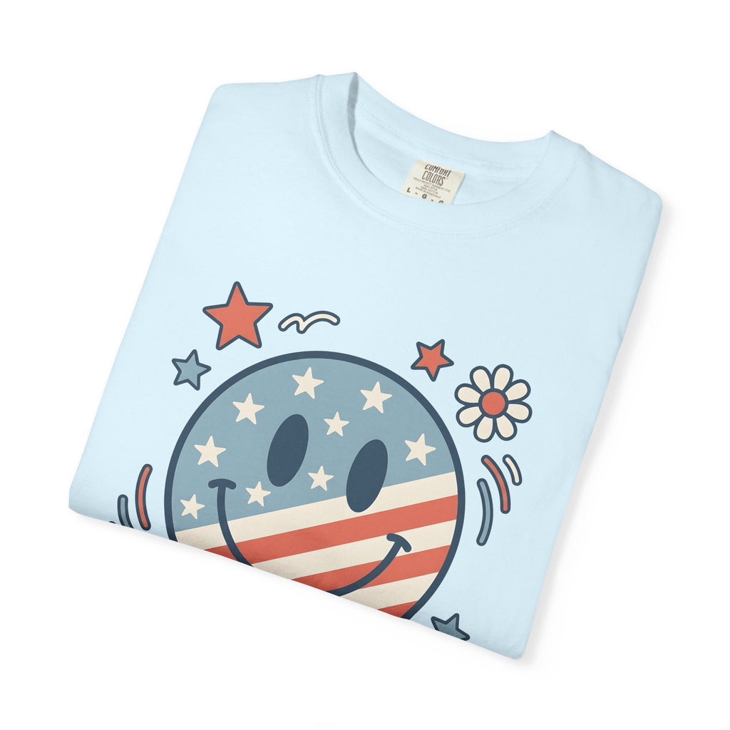 Patriotic Smiley Face Shirt America Holiday Gift Women Vintage Tee Smiley T-Shirt American Fan Distressed Tshirt Celebration Graphic Retro