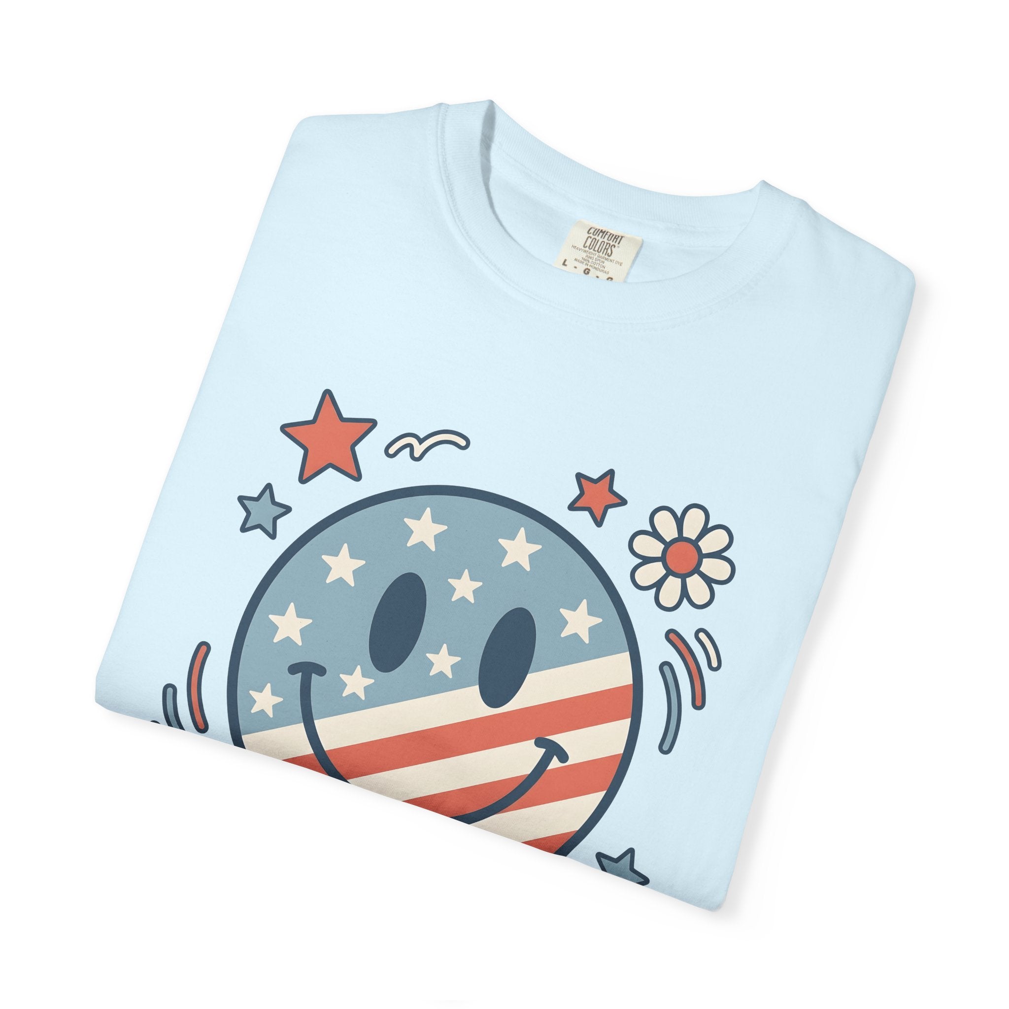 Patriotic Smiley Face Shirt America Holiday Gift Women Vintage Tee Smiley T-Shirt American Fan Distressed Tshirt Celebration Graphic Retro
