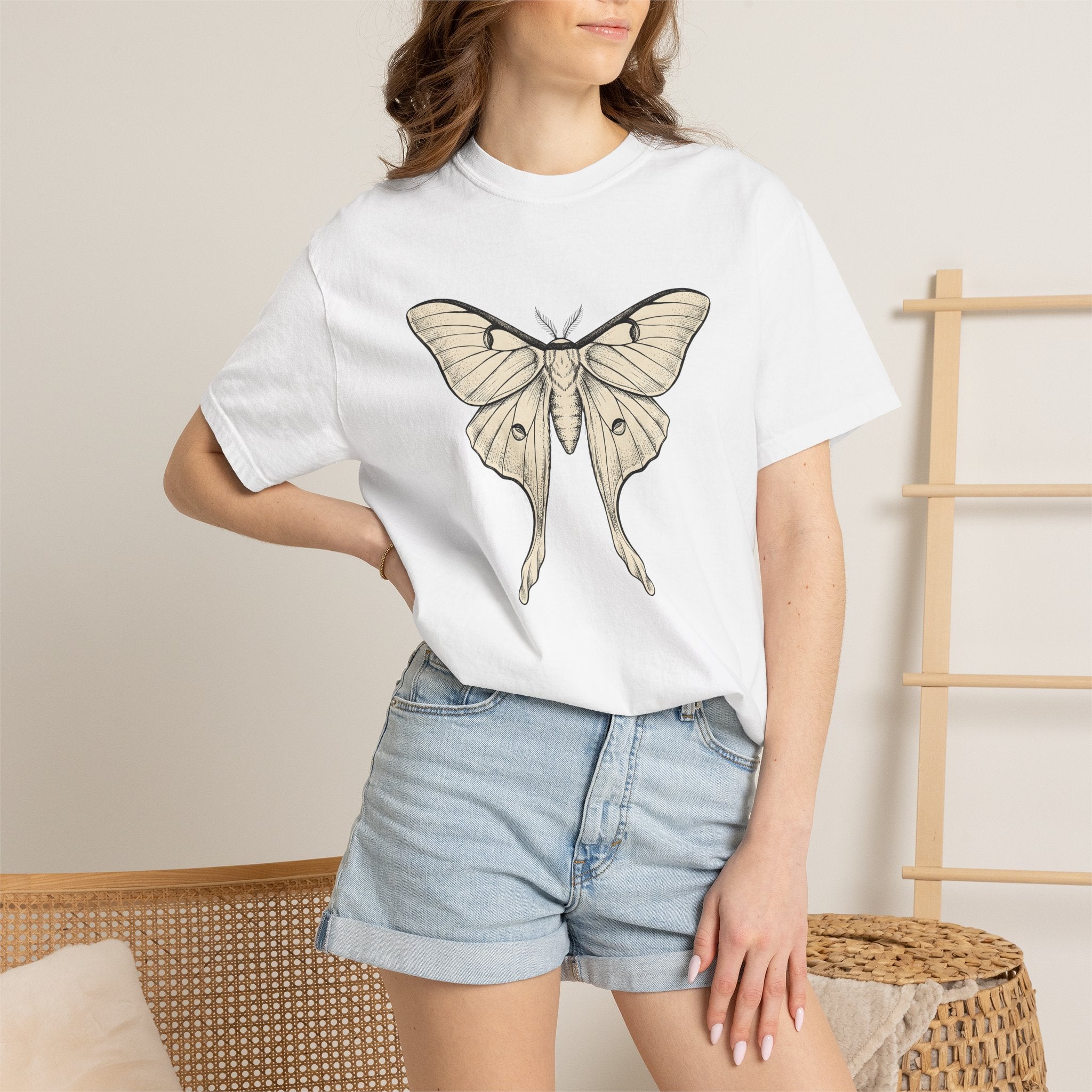 Luna Insect Shirt Moth Plants Gift Women Drawing Tee Moth T-Shirt Moth Fan Illustrated Graphic Tshirt Hand Drawn Insect Wings Tshirt