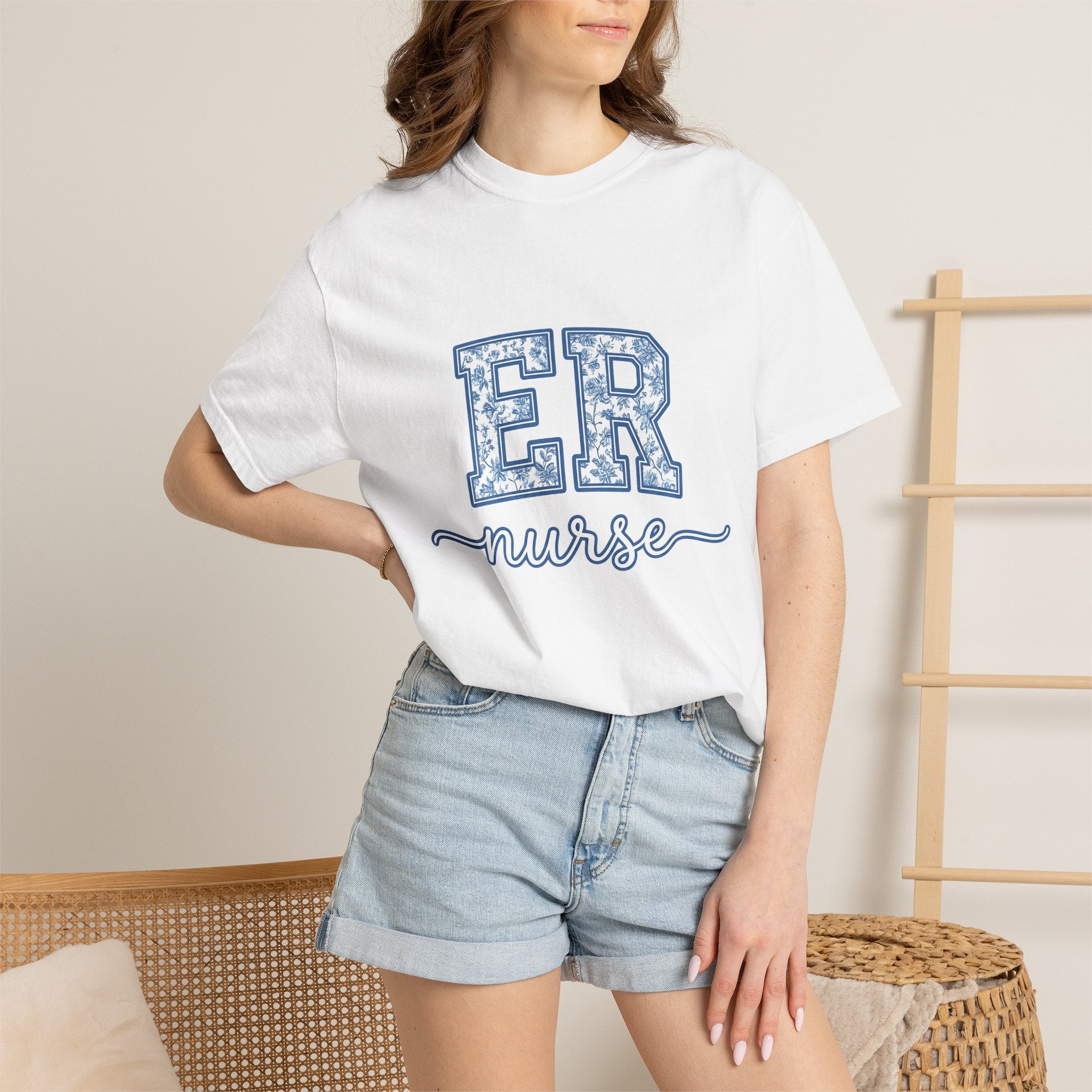 Floral Varsity Letters Shirt Nurse Medical Gift Women Vintage Tee Letterman T-Shirt Healthcare Enthusiast Retro Tshirt Health Graphic