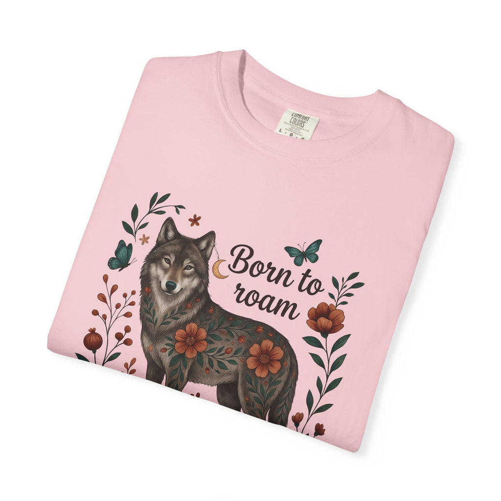 Wolf Flower Shirt Animals & Flowers Outdoors Gift Women Bohemian Tee Wildflower T-Shirt Wildlife Fan Nature Graphic Tshirt Retro Moth Tshirt