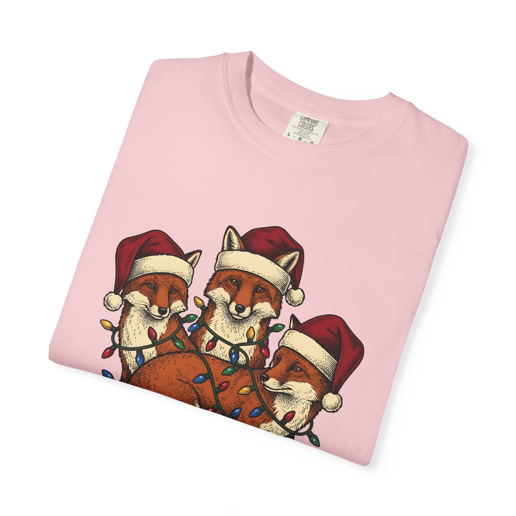Fox Trio Shirt Christmas Animals Gift Women Hand Drawn Tee Foxes T-Shirt Christmas Fan Fox Illustration Vintage Christmas Lights Tshirt