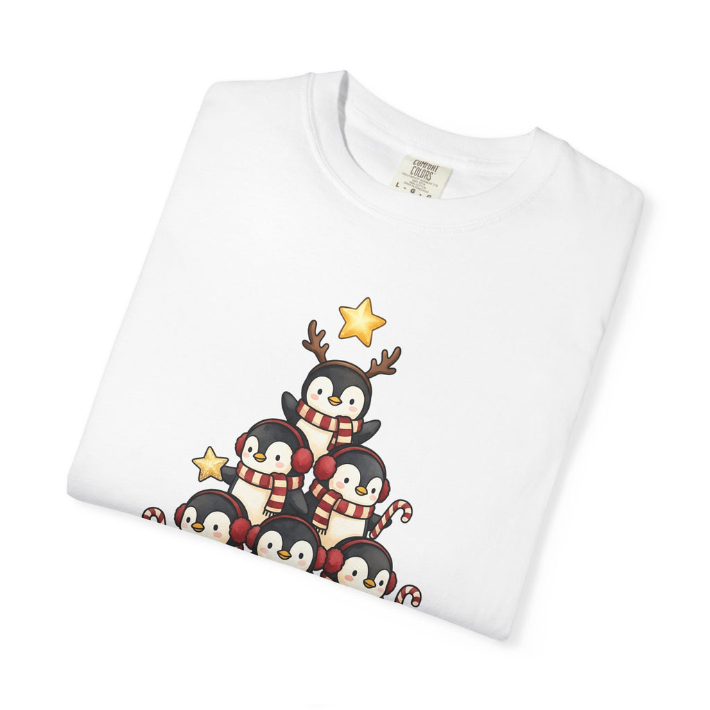 Penguin Tree Shirt Christmas Fauna Gift Women Cartoon Tee Pinguin T-Shirt Christmas Fan Toon Tshirt Wildlife Graphic Gouache Xmas Lights
