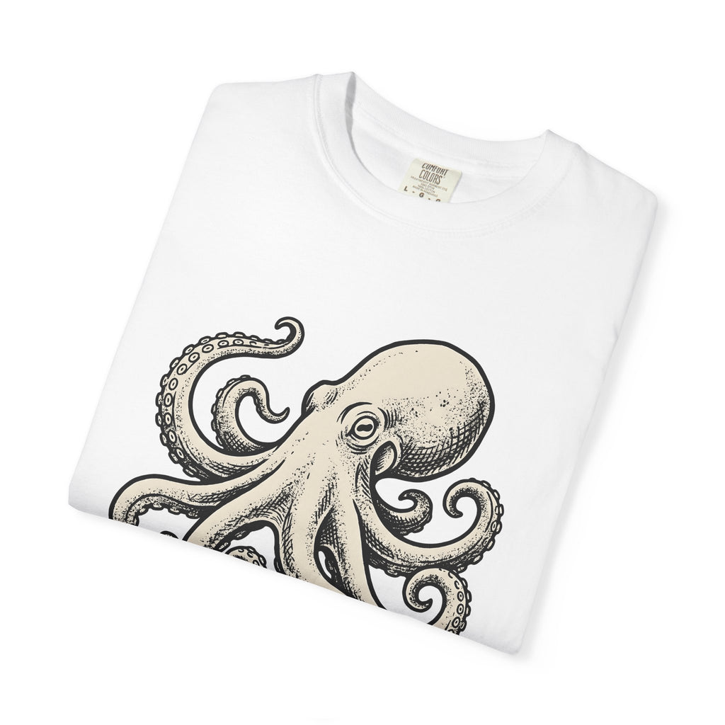 Octopus Graphic Shirt Animals Ocean Gift Women Vintage Tee Cephalopod T-Shirt Wildlife Fan Retro Tshirt Marine Graphic Hand Drawn Tentacles
