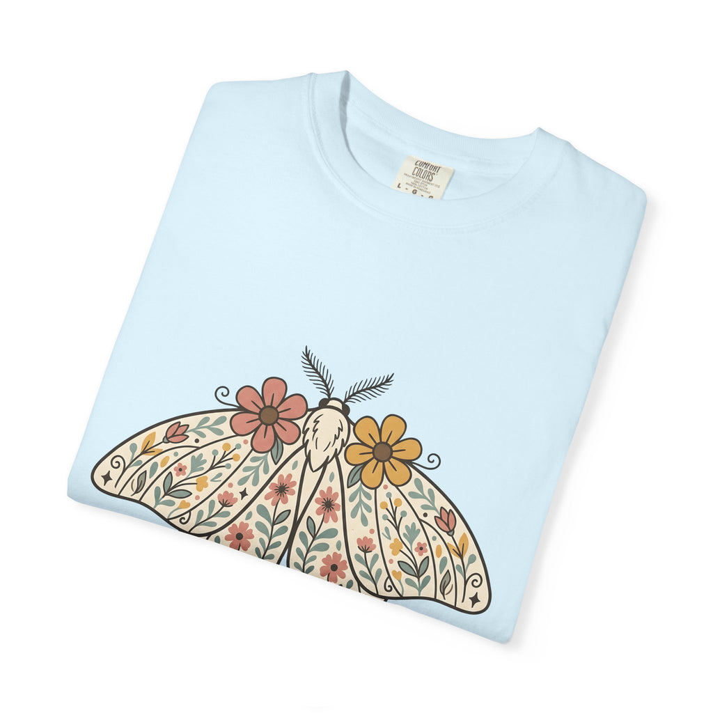 Blossom Moth Shirt Floral Wildlife Gift Women Rustic Tee Moth T-Shirt Flower Fan Botanical Tshirt Animal Graphic Native Meadow Flowers