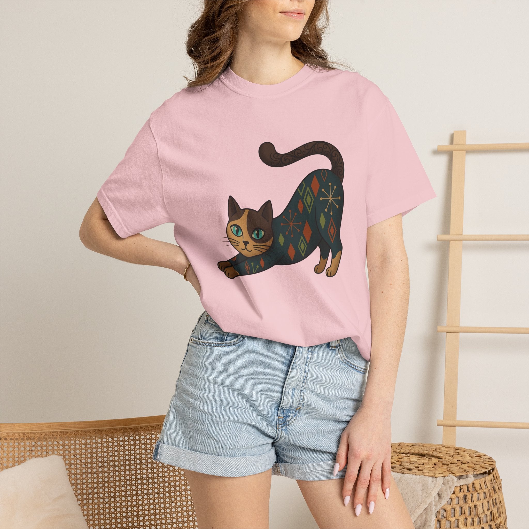 Stretching Cat Shirt Cat Animal Gift Women Mid Century Tee Kitten T-Shirt Cat Fan Fifties Tshirt Wildlife Graphic Retro Geometric Pattern