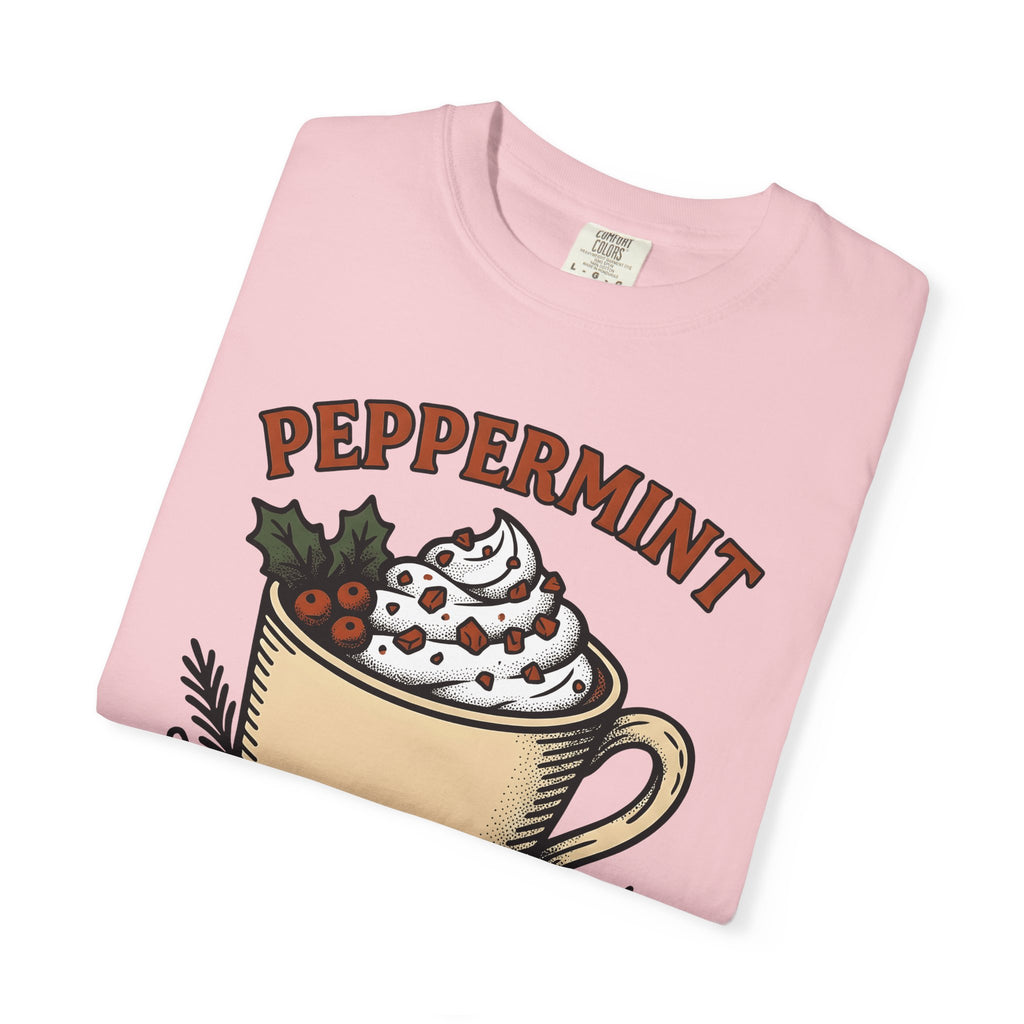 Coffee Cup Shirt Christmas Latte Gift Women Classic Tee Mug T-Shirt Xmas Fan Coffee Cupping Tshirt Cappuccino Graphic Doodle Holly Branches