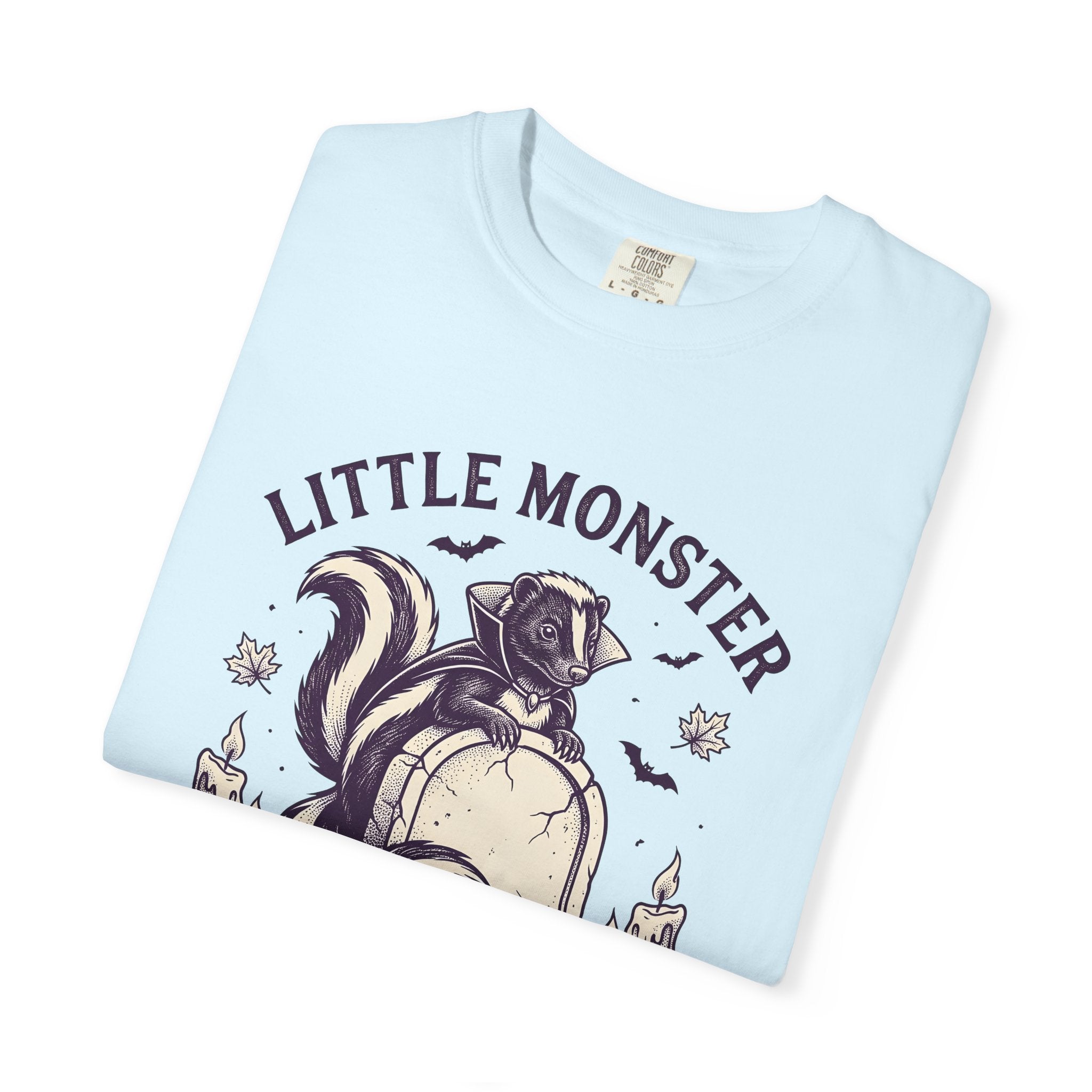 Vampire Skunk Shirt Halloween Wildlife Gift Women Retro Tee Skunk T-Shirt Horror Fan Gothic Tshirt Wildlife Graphic Sketch Gravestone Tshirt