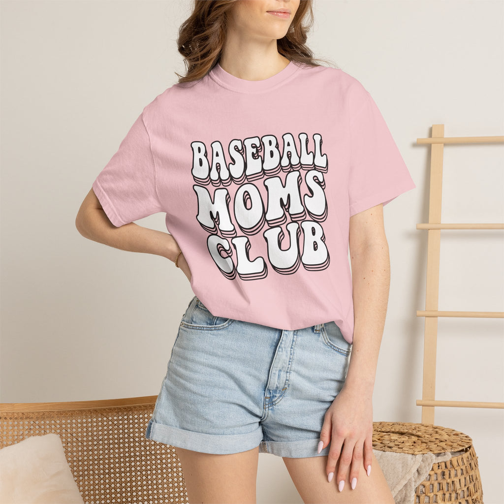 Bold Text Graphic Shirt Baseball Moms Sports Gift Women Retro Tee Graphic T-Shirt Baseball Mom Fan Distressed Tshirt Athletic Design Graphic
