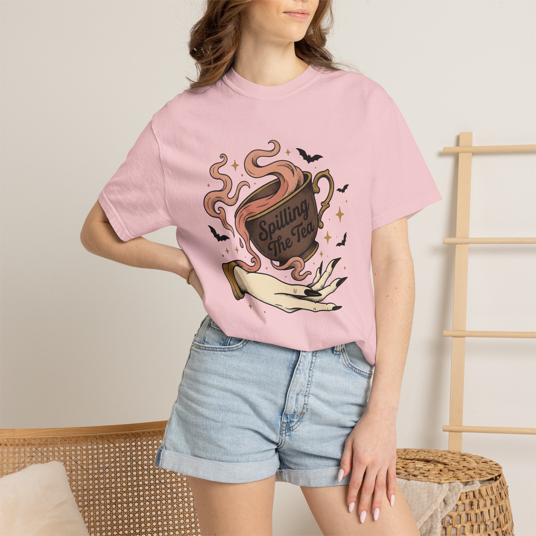 Witch Hand Cup Shirt Boho Chic Occult Gift Women Antique Tee Hand Cupping T-Shirt Bohemian Fan Vintage Tshirt Occult Graphic Classic Vampire