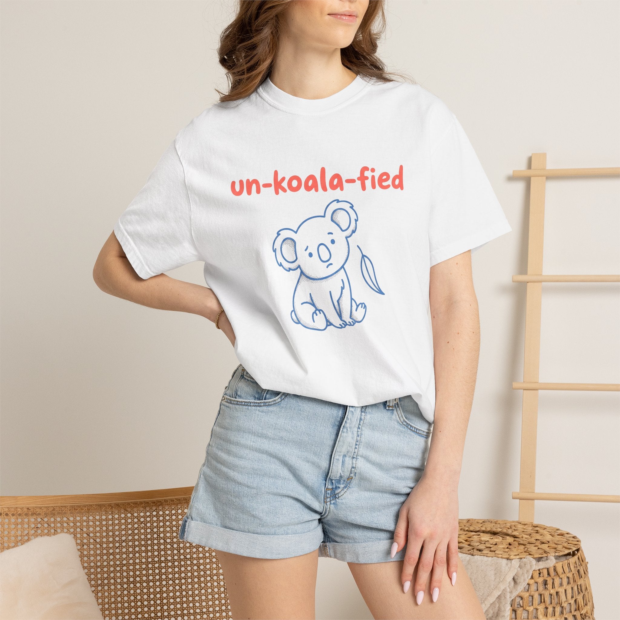 Koala Graphic Shirt Funny Animal Gift Women Cartoon Tee Koala Bear T-Shirt Humor Fan Cute Graphic Animal Illustration Simple Design