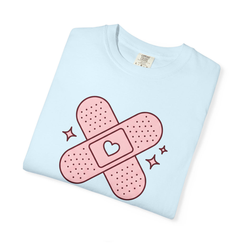 Adhesive Heart Shirt Nurses Medicare Gift Women Modern Tee Sticky Heart T-Shirt Nurse Practitioner Enthusiast Contemporary Tshirt Medical