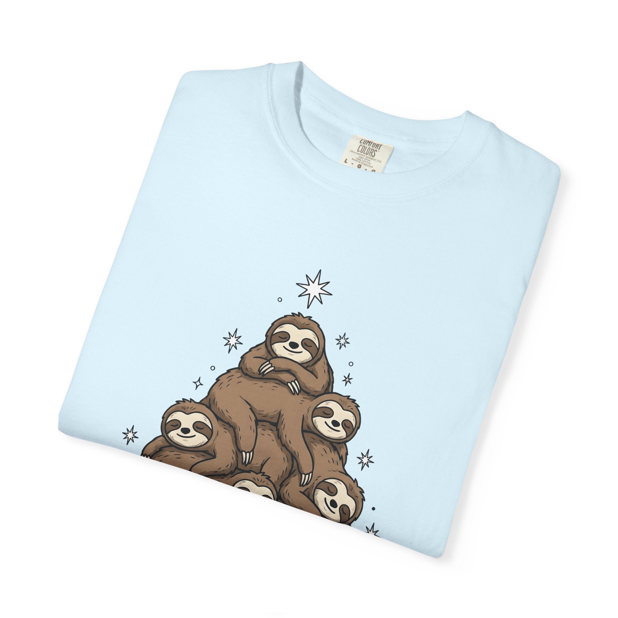 Sloth Tree Shirt Christmas Animal Gift Women Cartoon Tee Tree Sloth T-Shirt Xmas Fan Sloth Cartoon Tshirt Wildlife Graphic Hand Drawn Stars