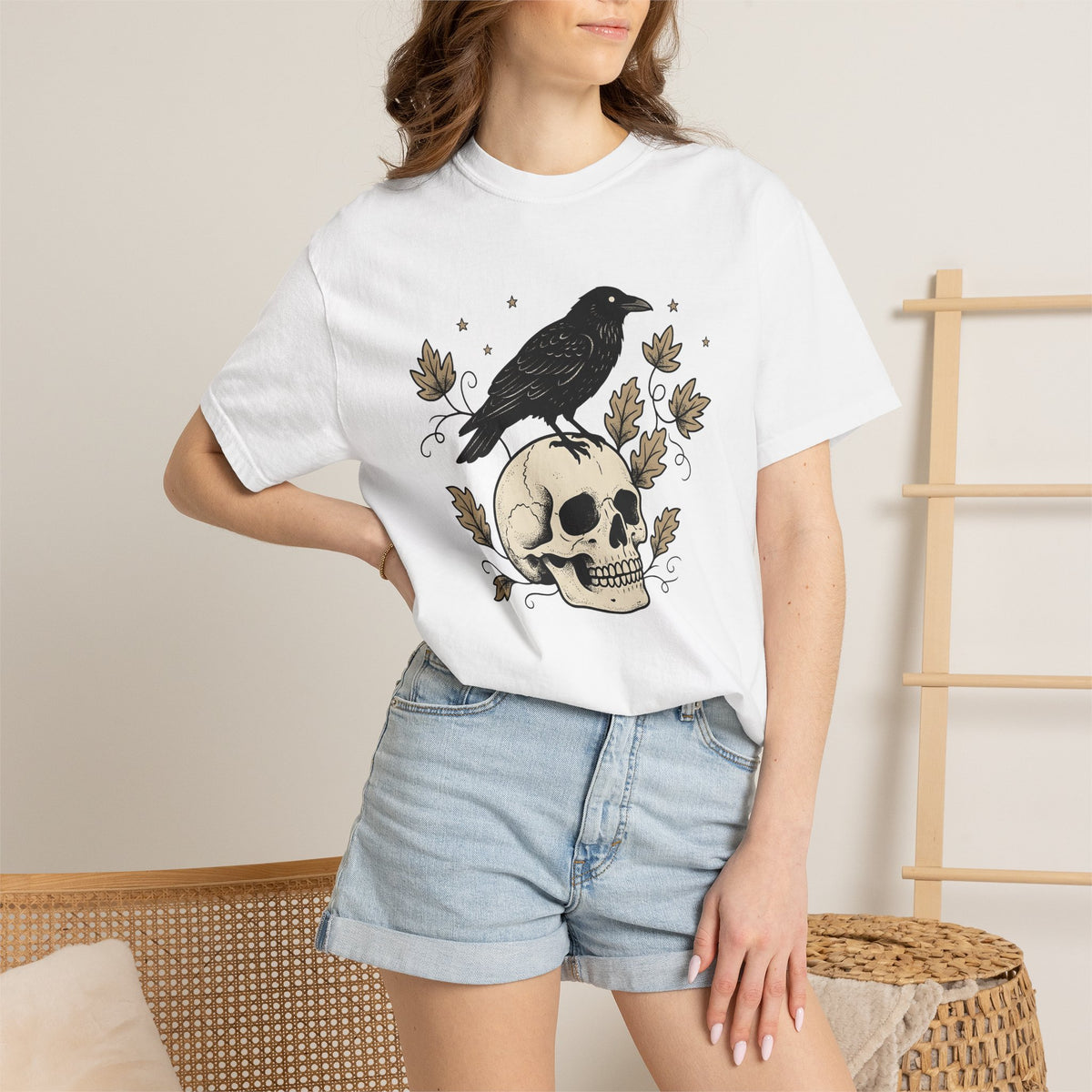 Raven Bone Shirt Halloween Gothic Art Gift Women Illustrative Tattoo Tee Crow T-Shirt Horror Fan Corvid Tshirt Dark Graphic Classic Vintage
