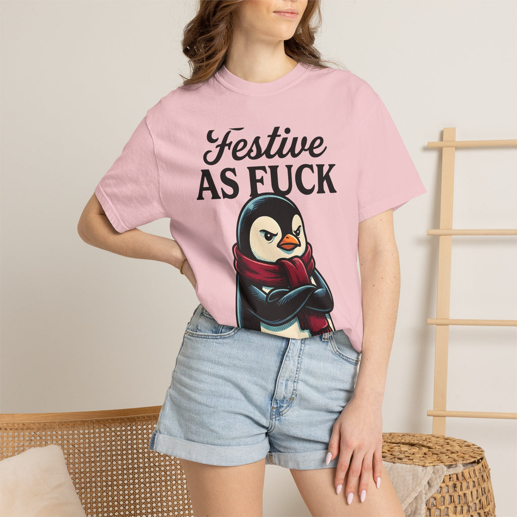 Penguin Winter Wrap Shirt Christmas Comedy Gift Women Line Art Tee Penguin T-Shirt Xmas Fan Minimalist Tshirt Humor Graphic Hand Drawn Snowy