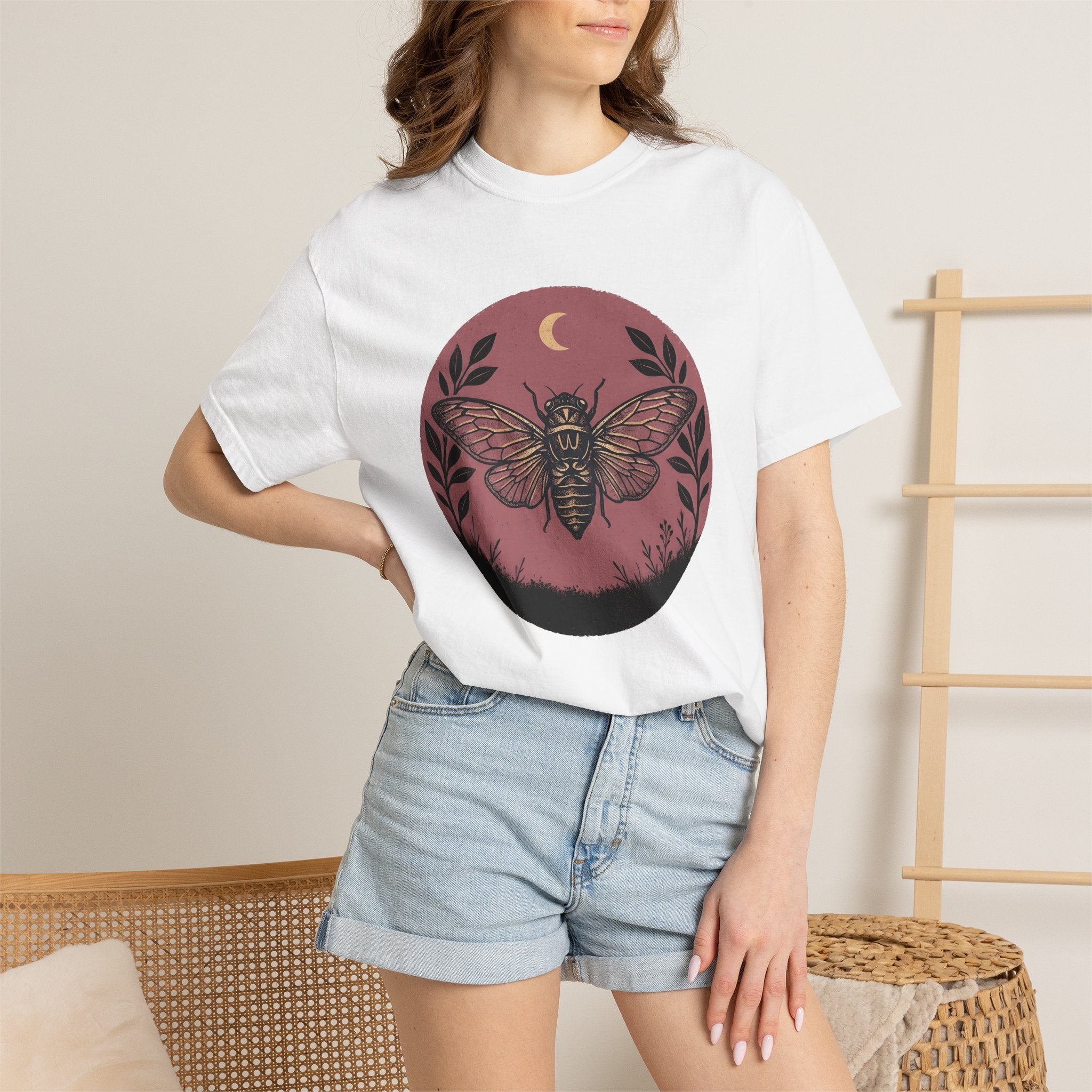 Cicada Insect Shirt Cottagecore Nature Gift Women Boho Tee Bug T-Shirt Homesteader Fan Hippie Tshirt Environmental Graphic Vintage Moon