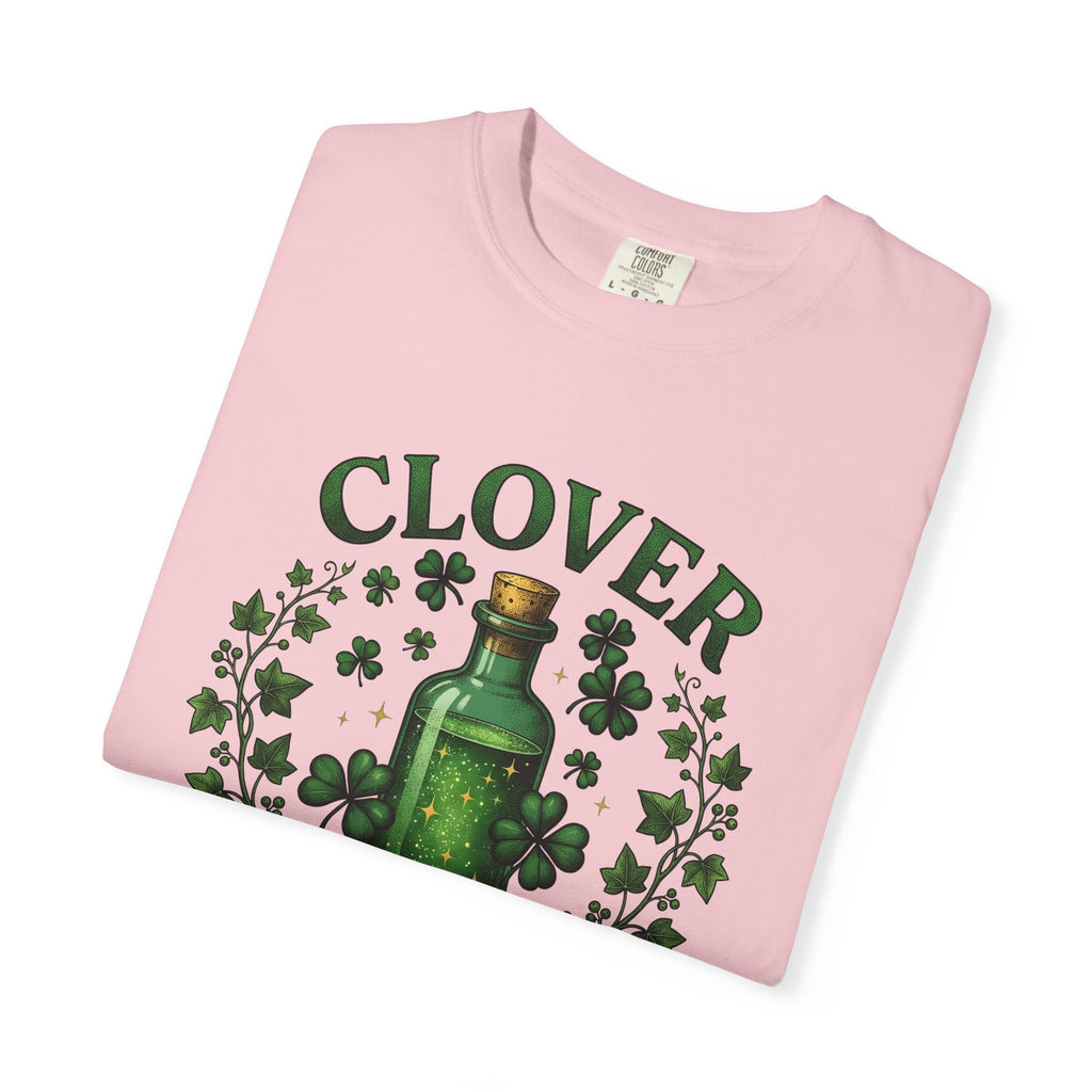 Lucky Potion Bottle Shirt St Patrick's Day Flora Gift Women Antique Tee Potion Bottle T-Shirt Shamrock Fan Vintage Tshirt Botanical Graphic